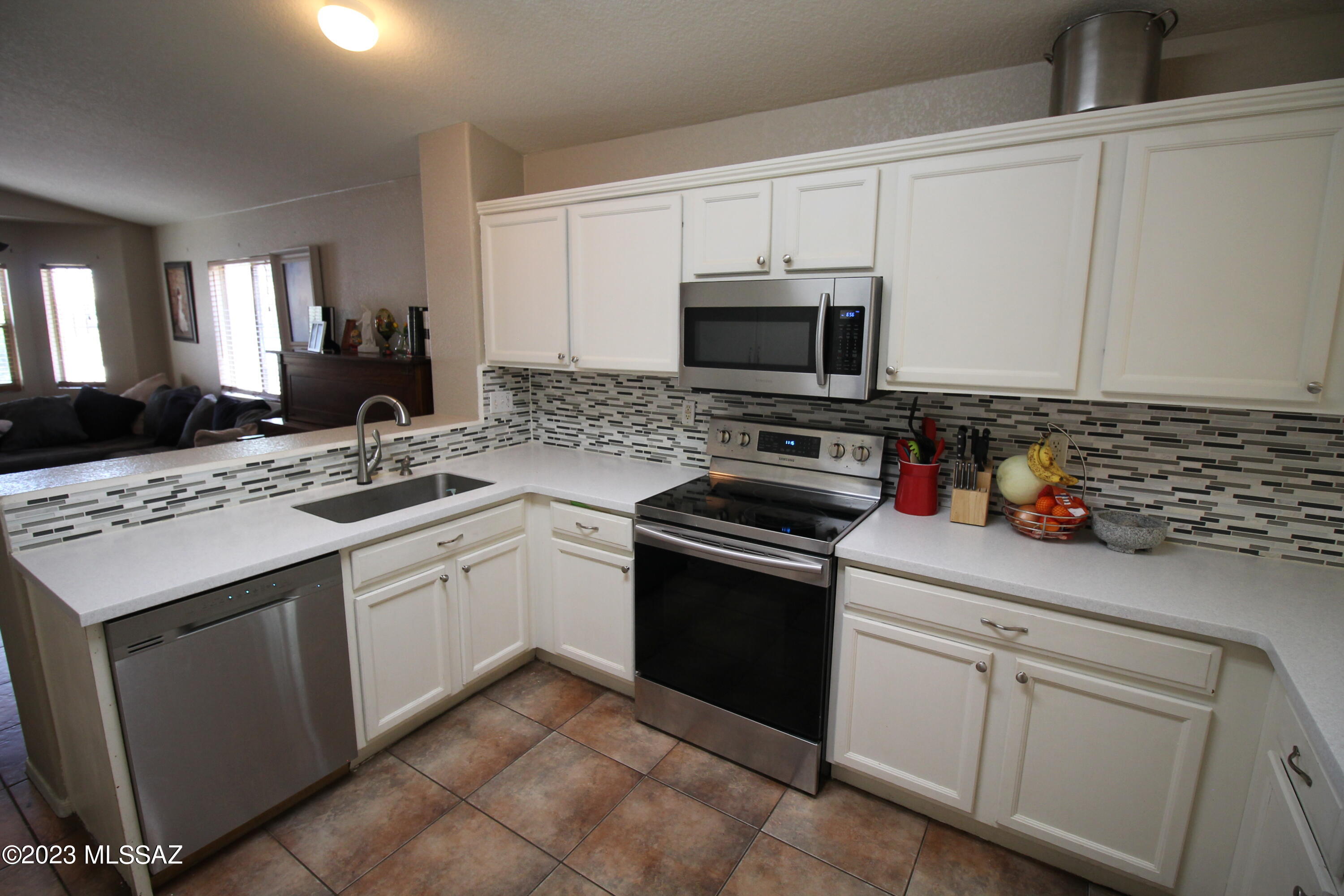 Colina De Oro (1-138) - Residential Lease