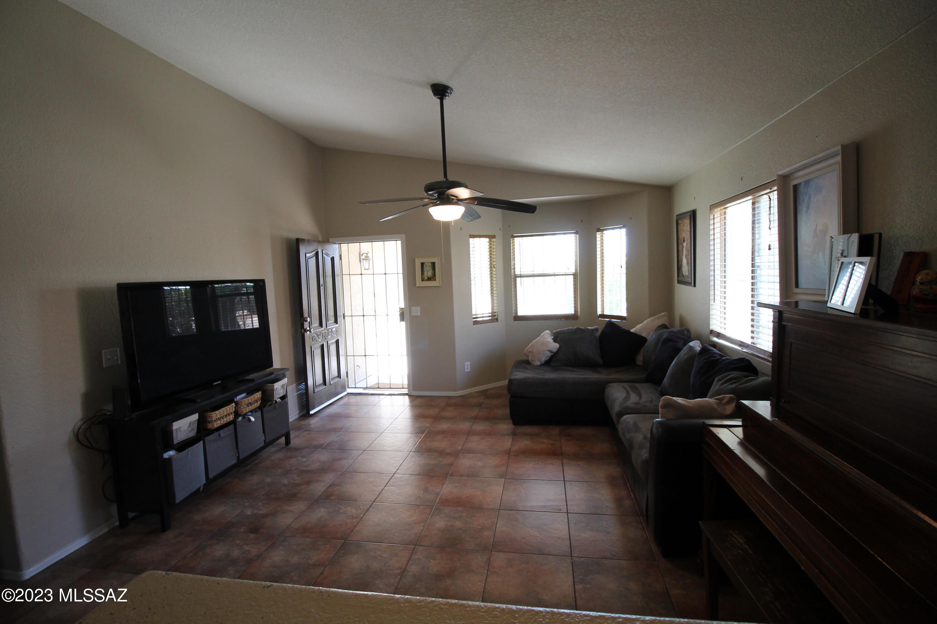 Colina De Oro (1-138) - Residential Lease