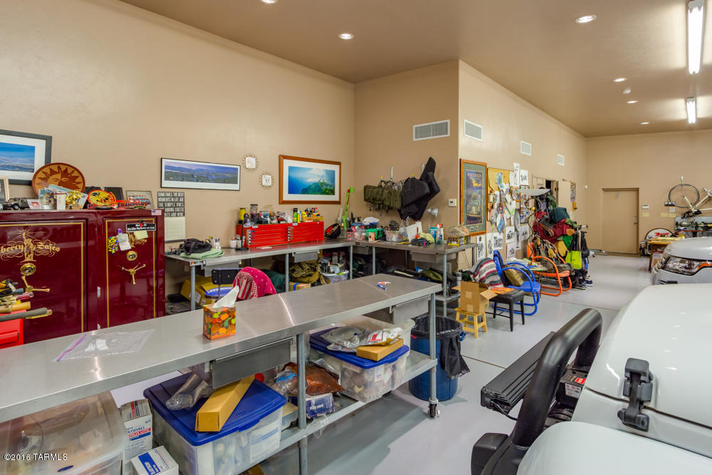 La Cholla Airpark - Residential