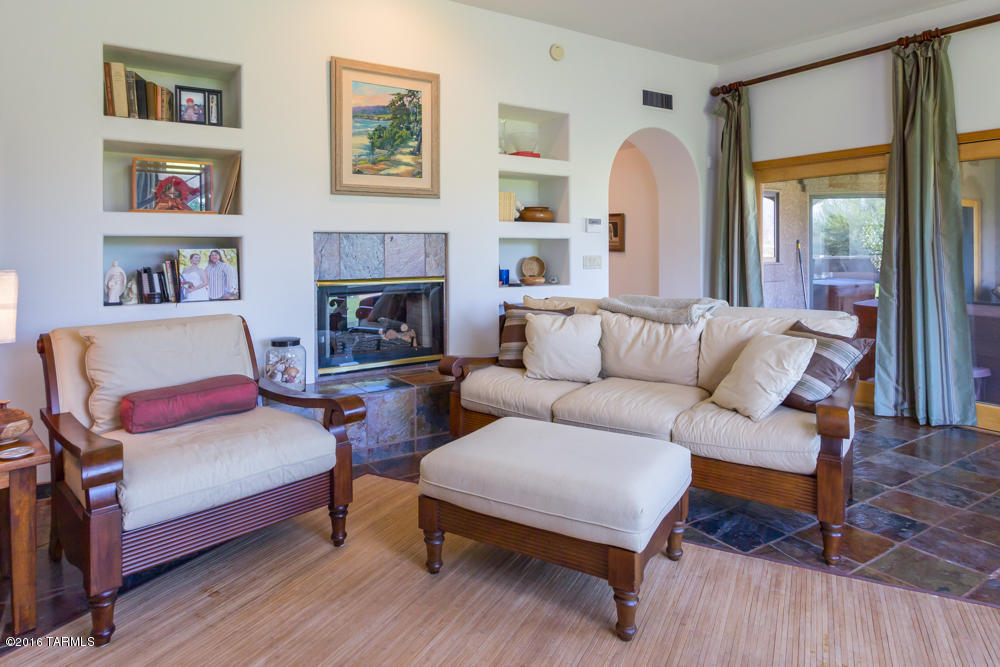 La Cholla Airpark - Residential