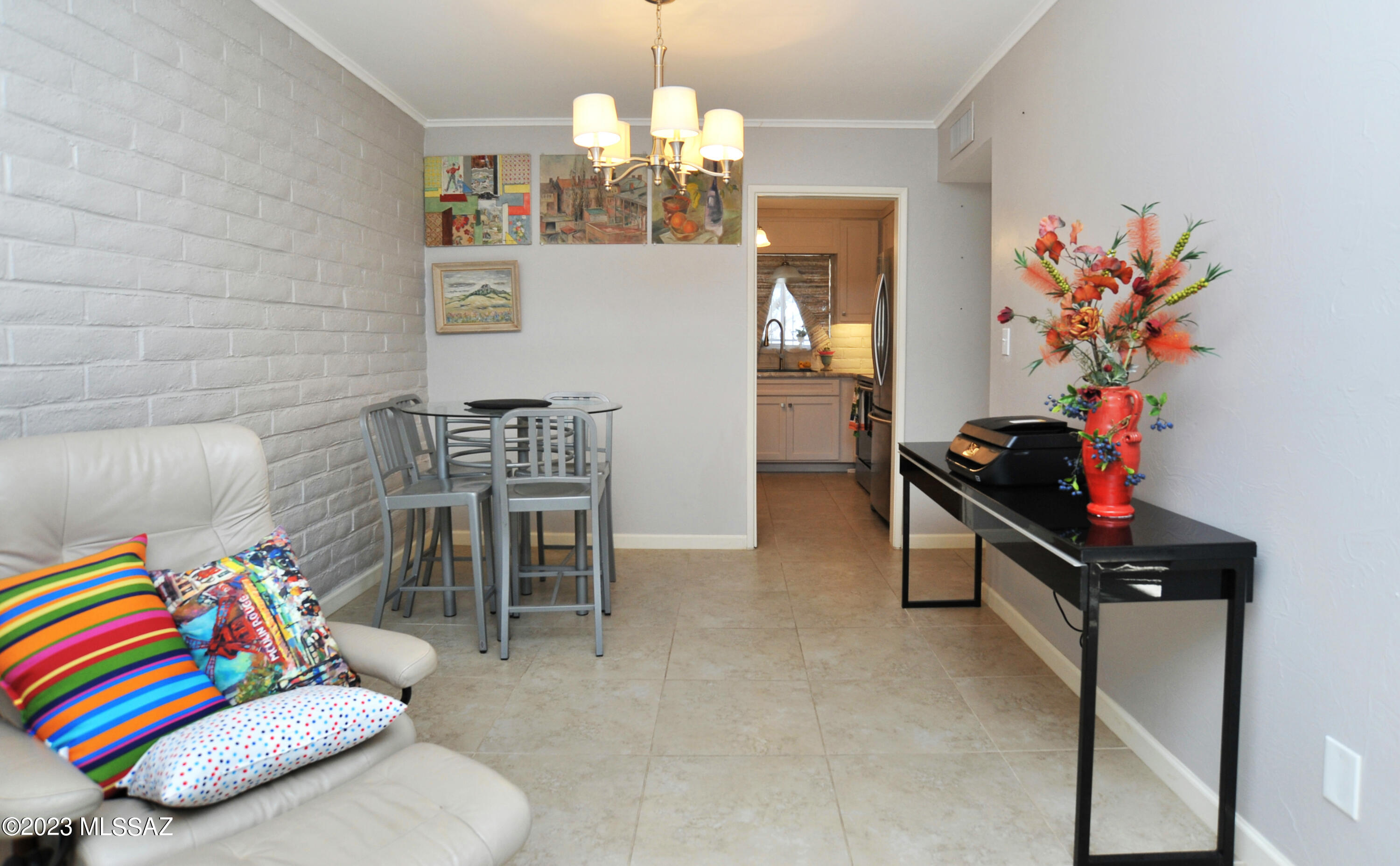Las Lomitas (1) - Residential