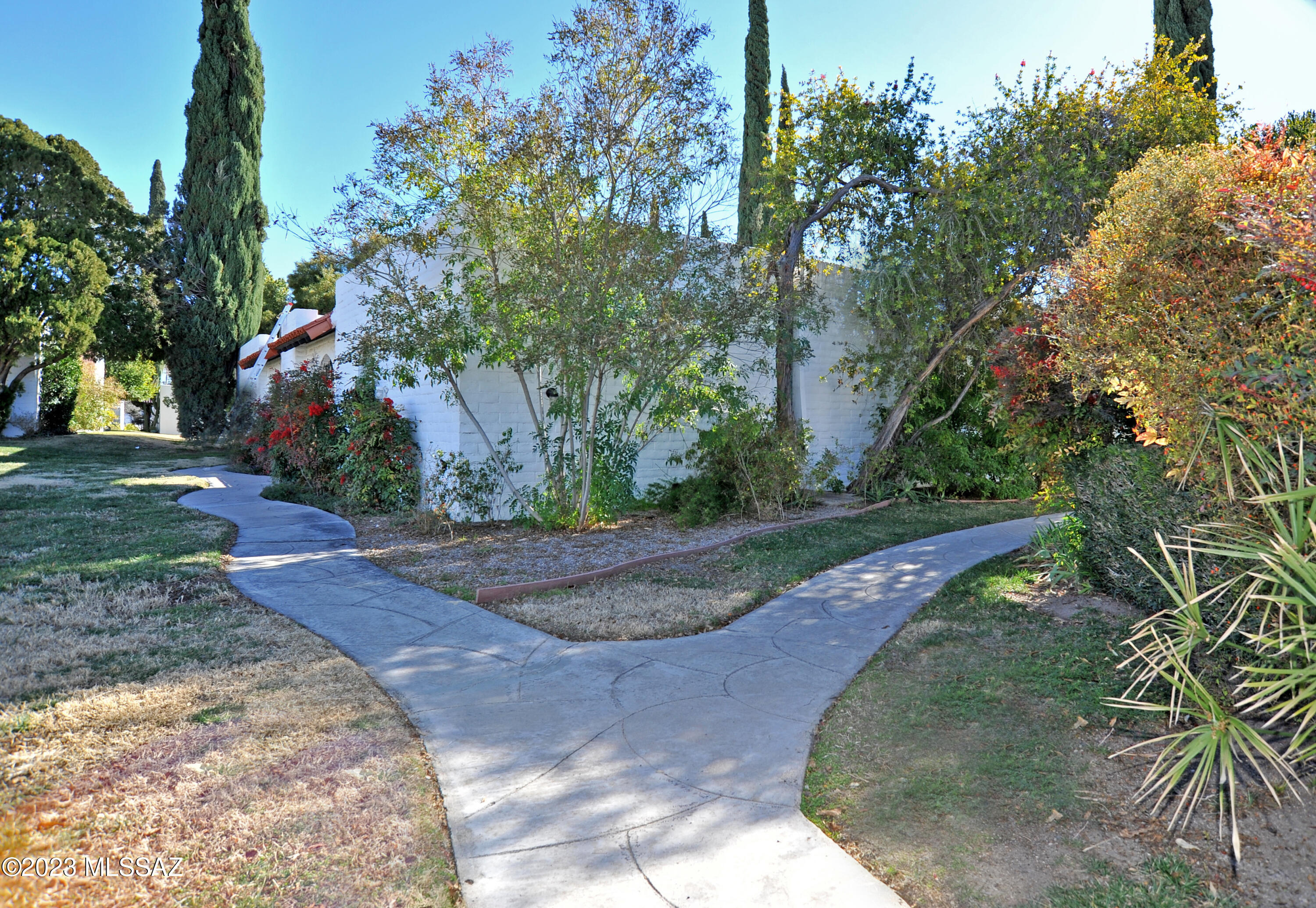 Las Lomitas (1) - Residential