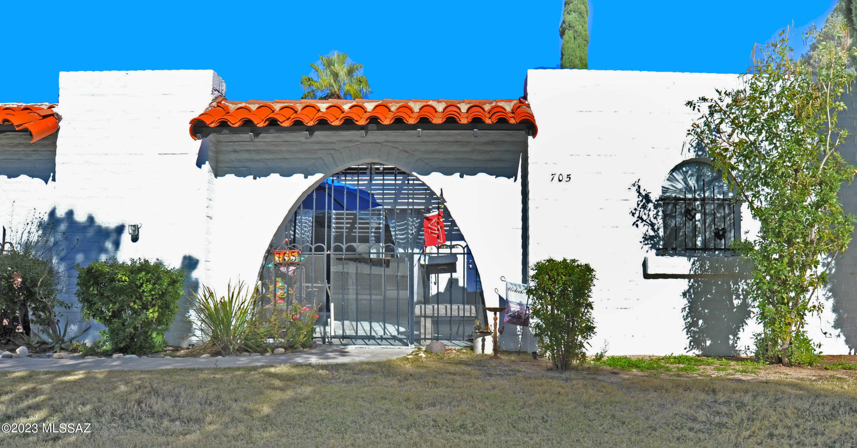 MOTIVATED SELLER. BRING AN OFFER!!.1BR/1BA, 879 Sq FT. 8ft ceilings, 1 story condo. Light, bright, clean and well maintained. Enjoy life in the unique historic designated CASITAS DE CASTILIAN. A Bennie Gonzalez architectural 55+ community on 17 acres of plush grass w/mature fruit trees and common area. Condo boasts solid masonry construction, open floor plan. Remodeled in 2017 to include appliances, paint, electrical, hot water heater, counter tops, cabinets, etc. Adorable front patio w/beautiful and relaxing views and surrounding by common area to increase the tranquility. 1 carport and attached storage unit (136). HOA fees cover well water, waste and recycling pick up, 2 pools, 1 heated. Tennis, pickelball, clubhouse and more. 40% TAX BREAK DUE TO HISTORIC DESIG. 2 pets allowed. 1 dog.