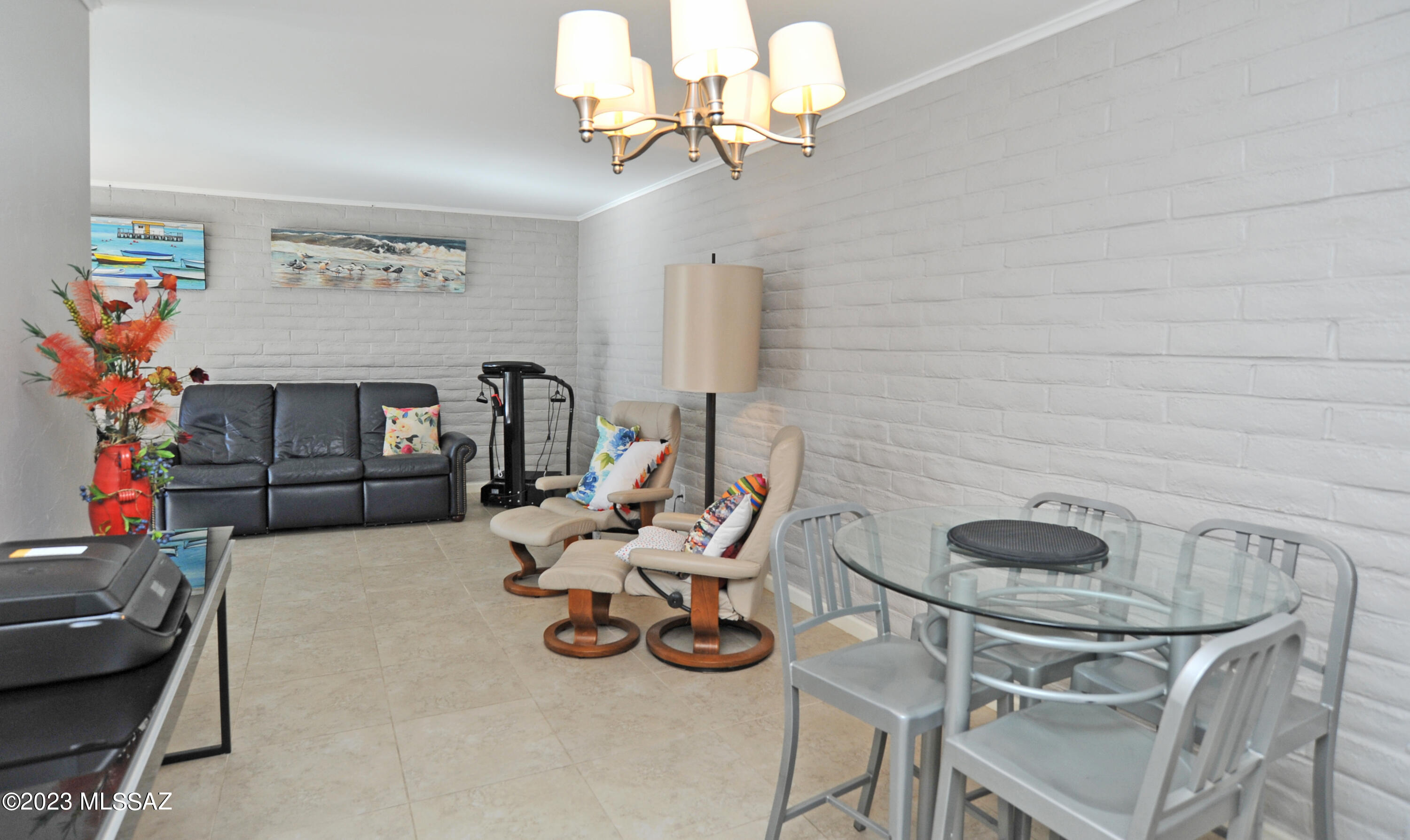 Las Lomitas (1) - Residential