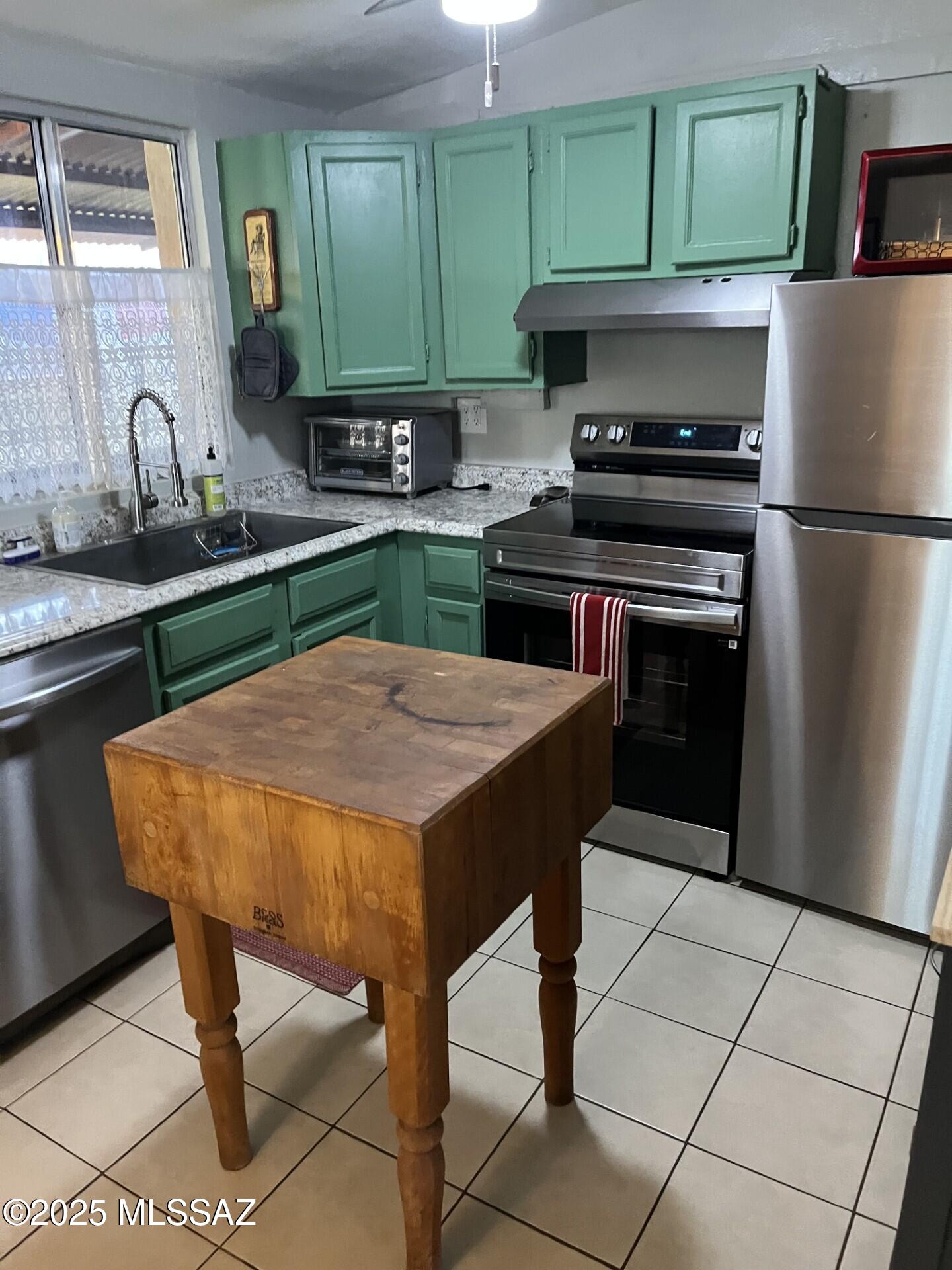 El Rio Park - Residential Lease