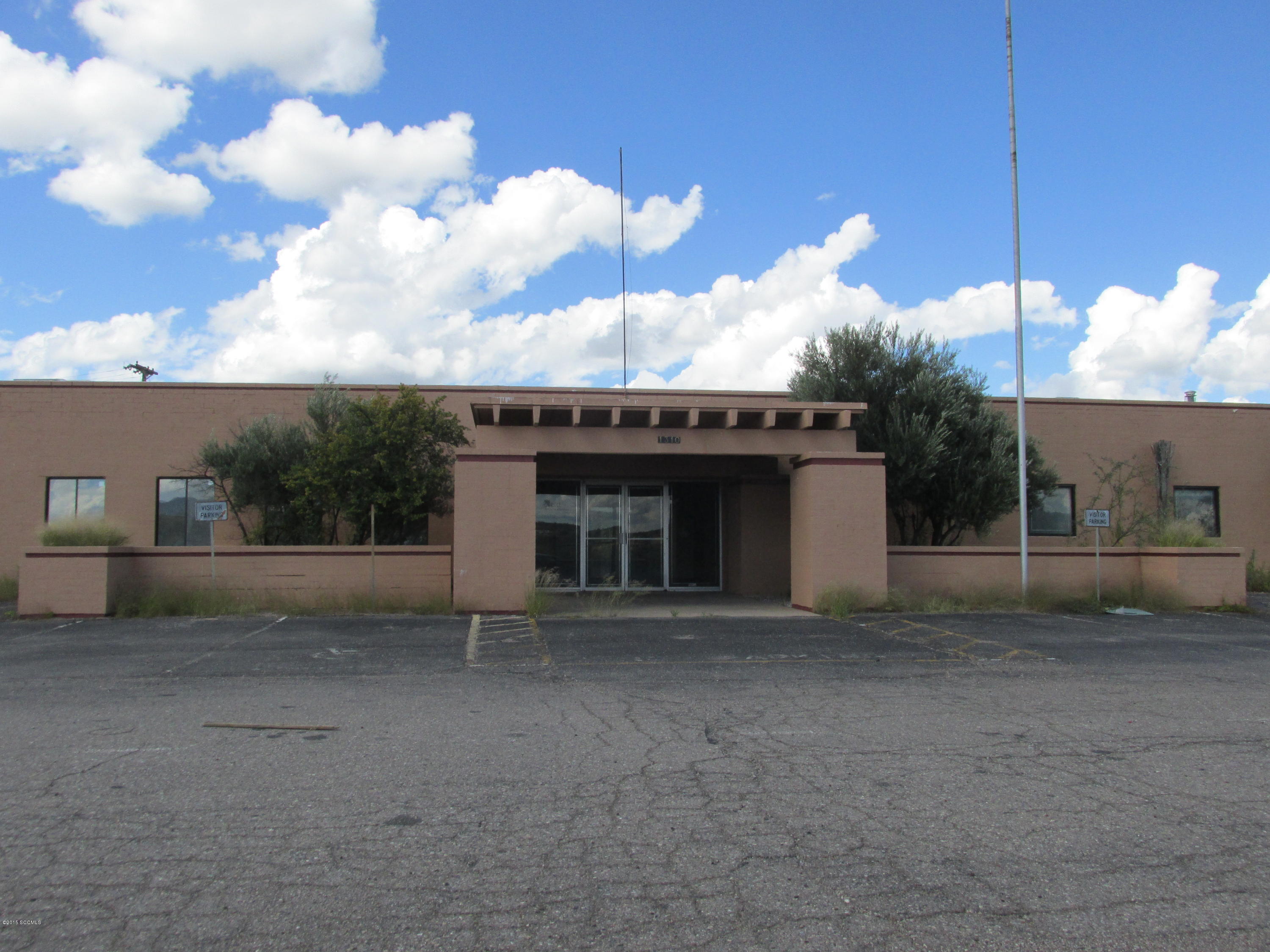 66842 SF Warehouse Office Space dry storage and cold storage 4 12feet dock doors built on 6 acres. Must See