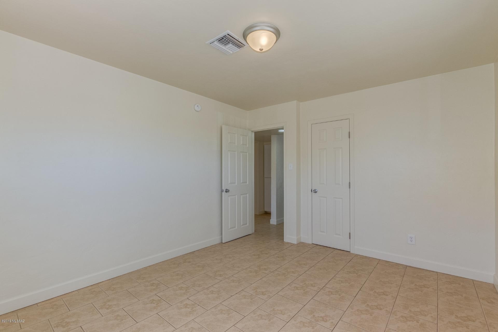 Mission Manor NO. 4 - Residential