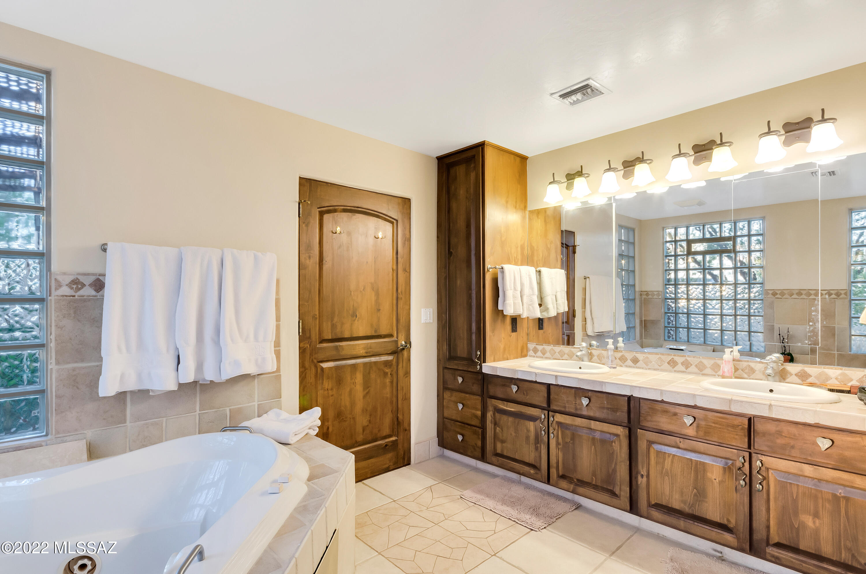 La Reserve (1-24) - Residential