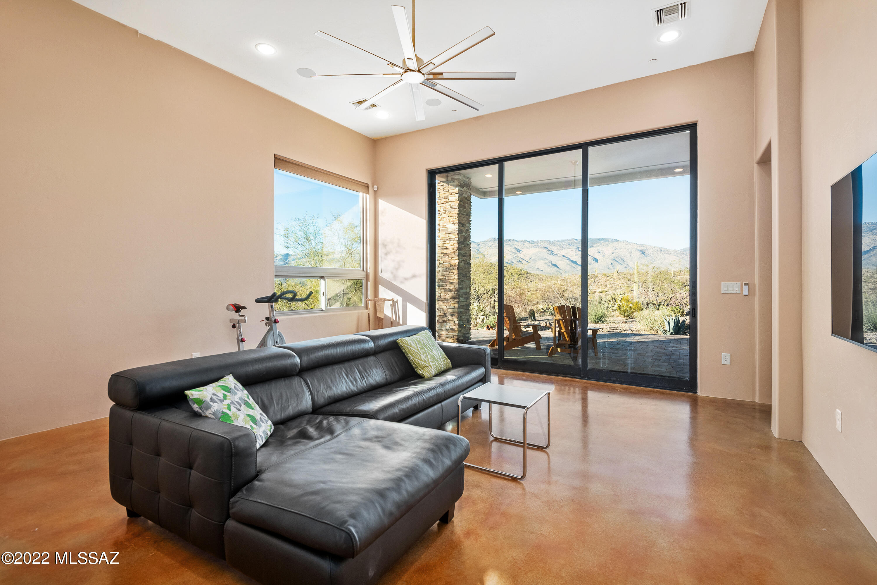 Coyote Creek (1-395) - Residential