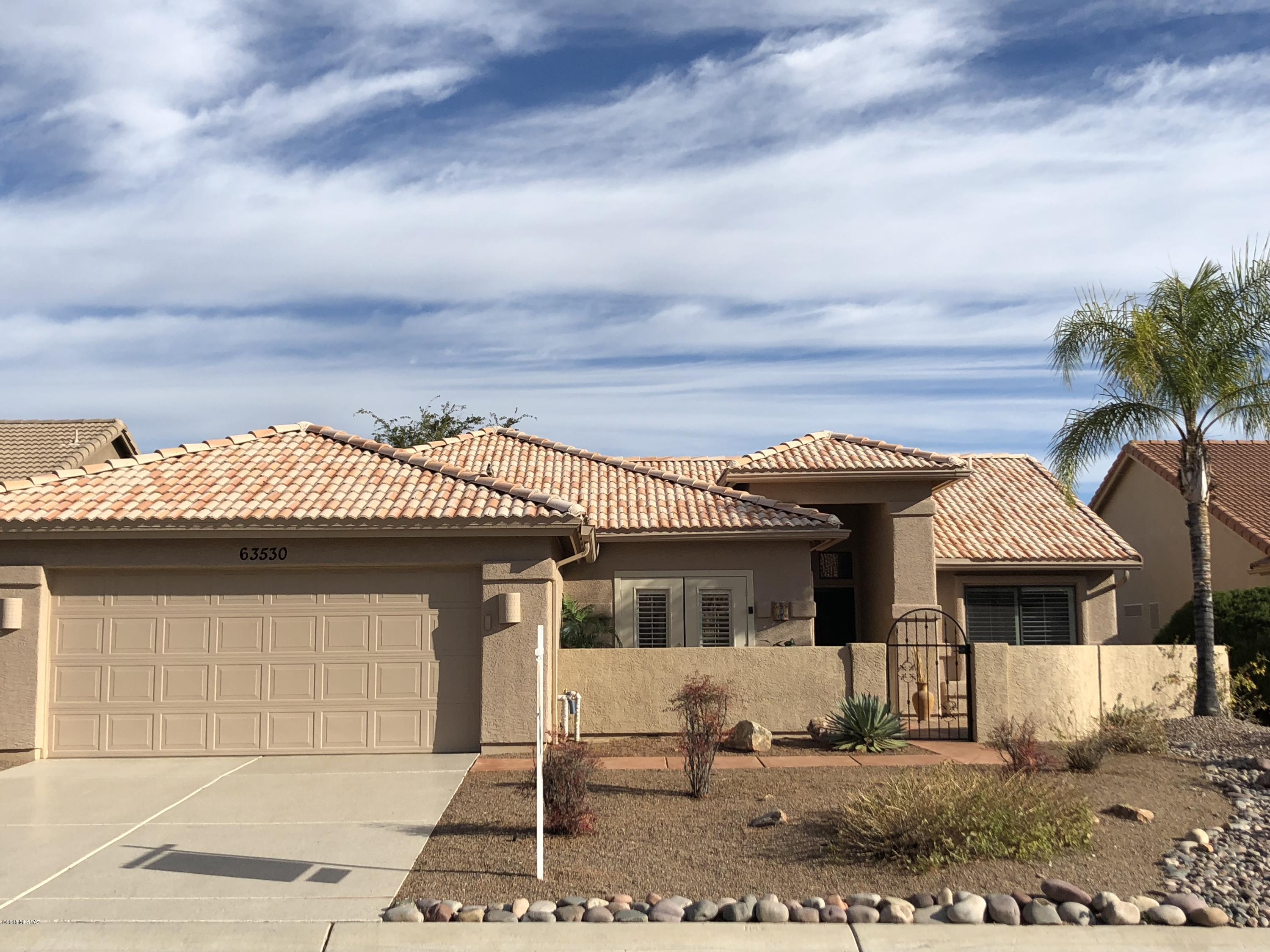 OWNER IS LICENSED ARIZONA REAL ESTATE AGENT. Move-in ready Laredo with 2 bedroom & den.