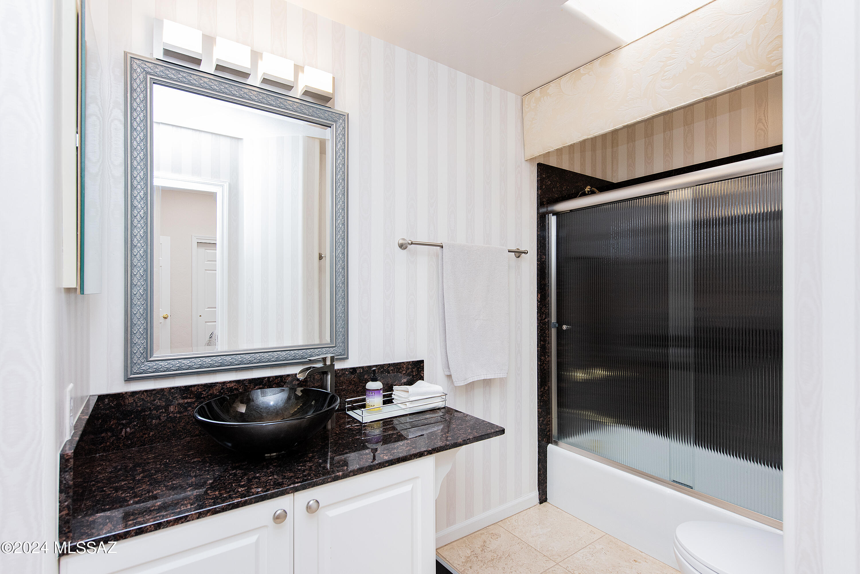 Finisterra II (211-302) - Residential