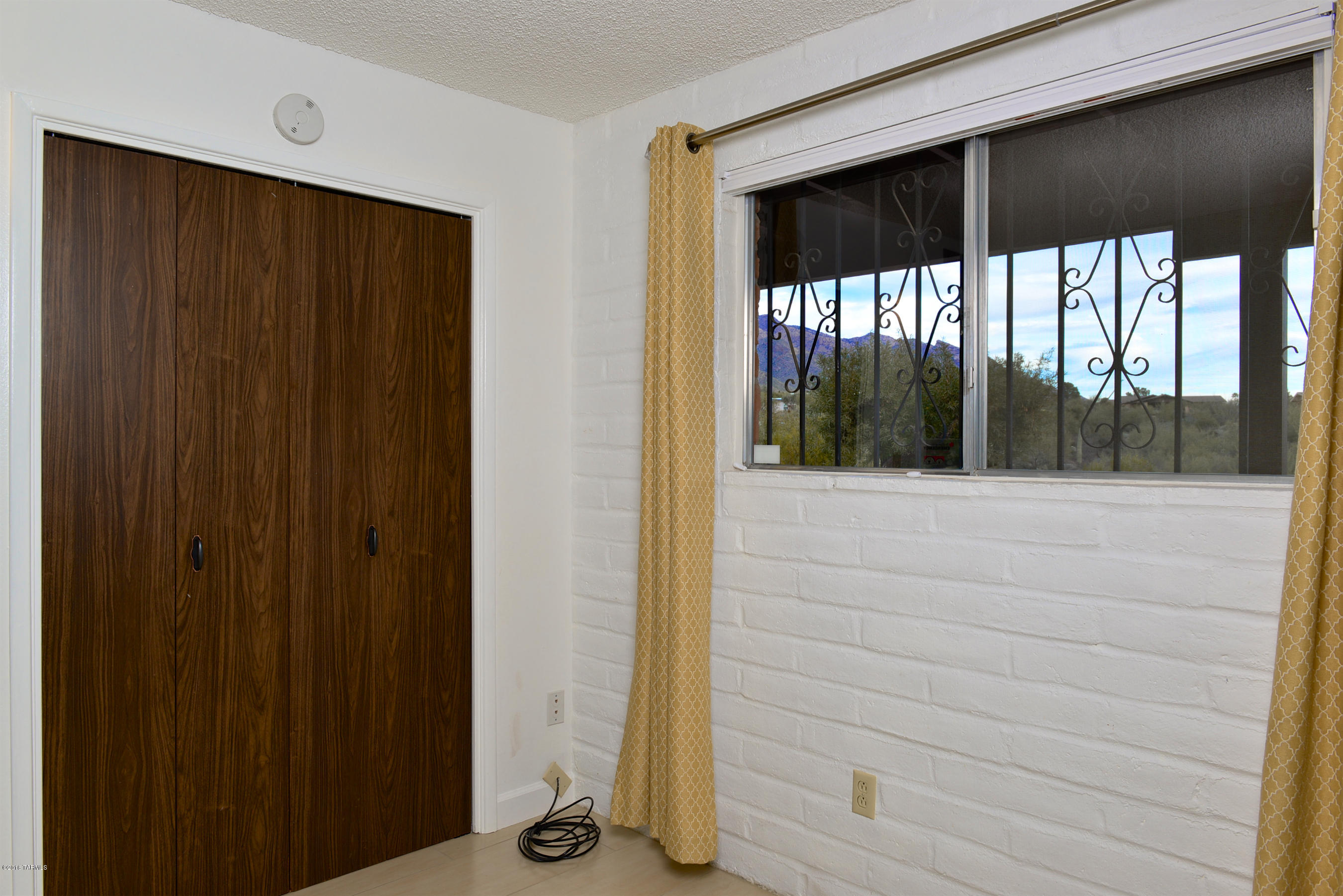 Shadow Roc (81-141) - Residential