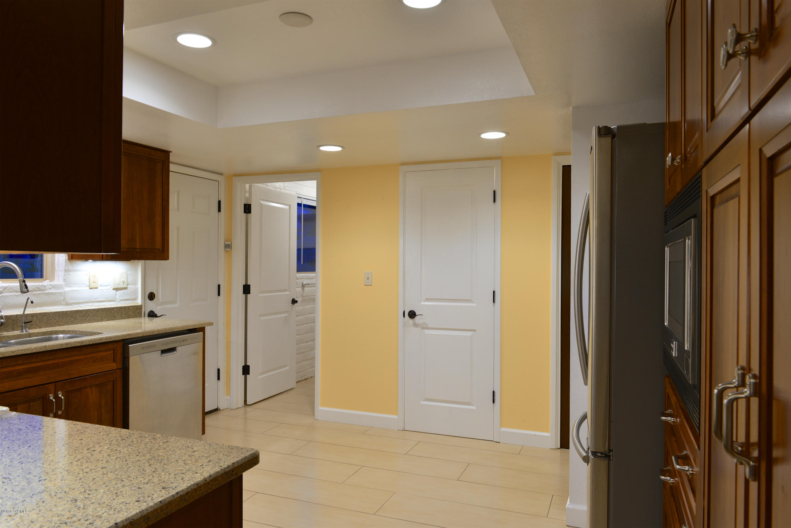 Shadow Roc (81-141) - Residential