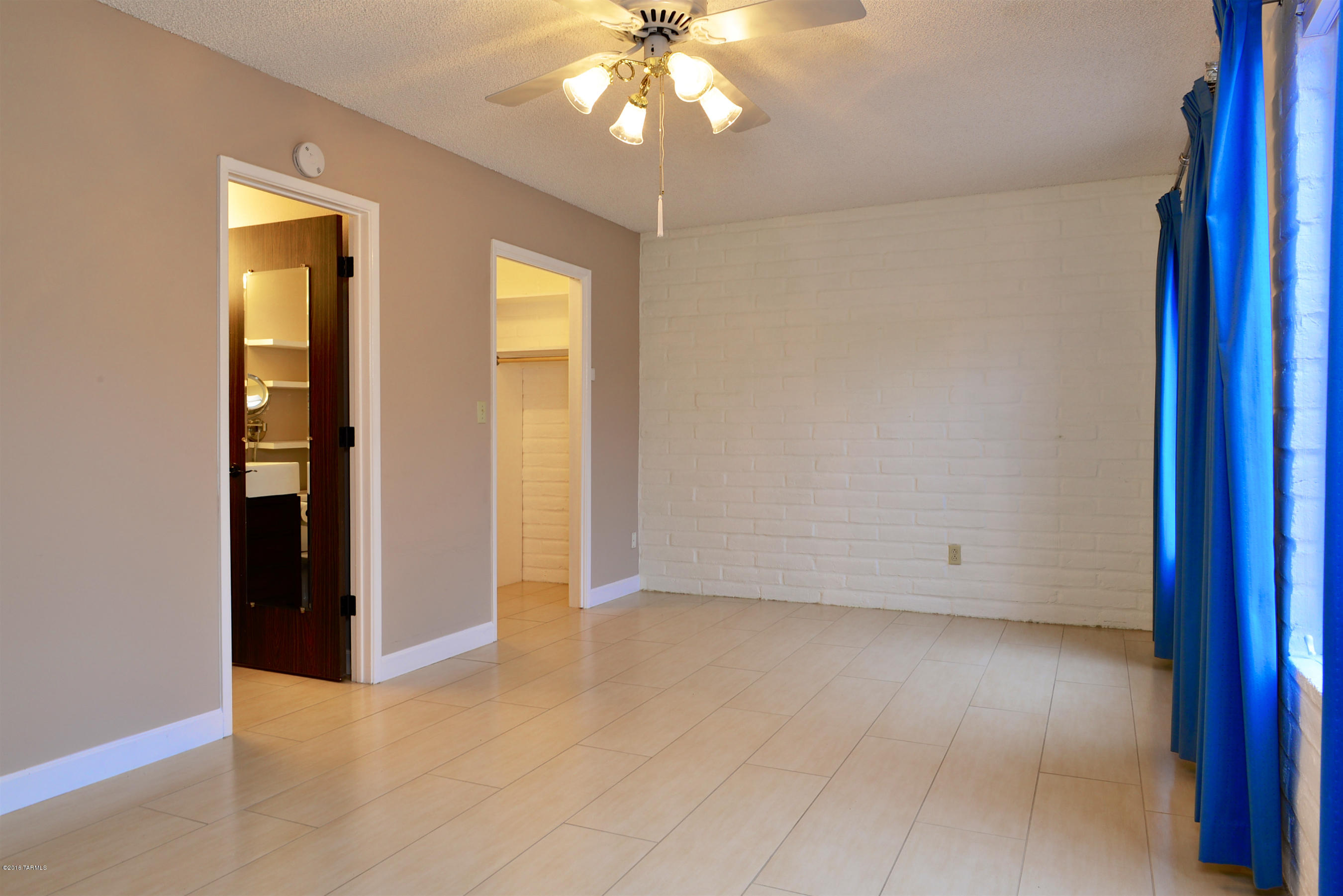 Shadow Roc (81-141) - Residential