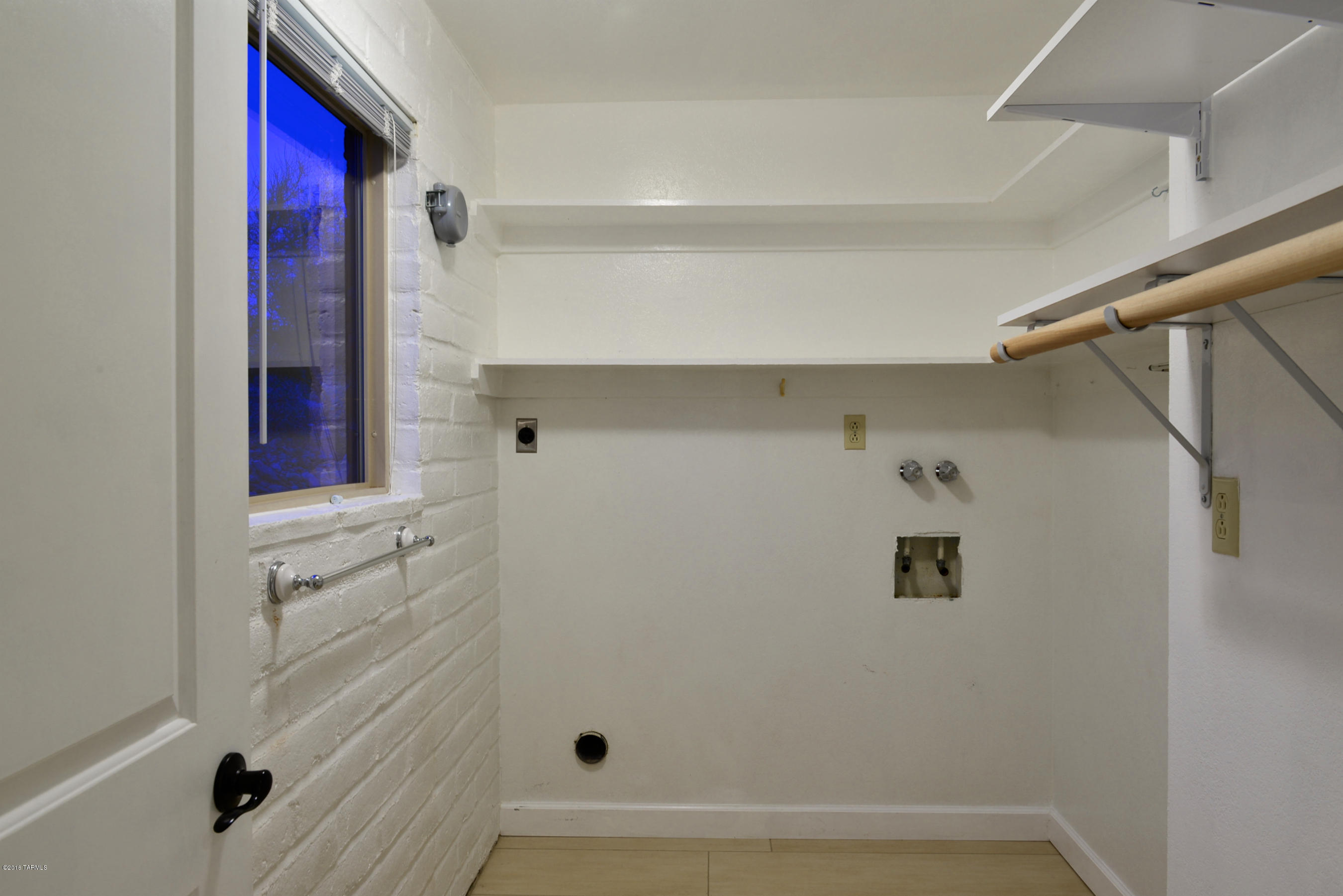 Shadow Roc (81-141) - Residential