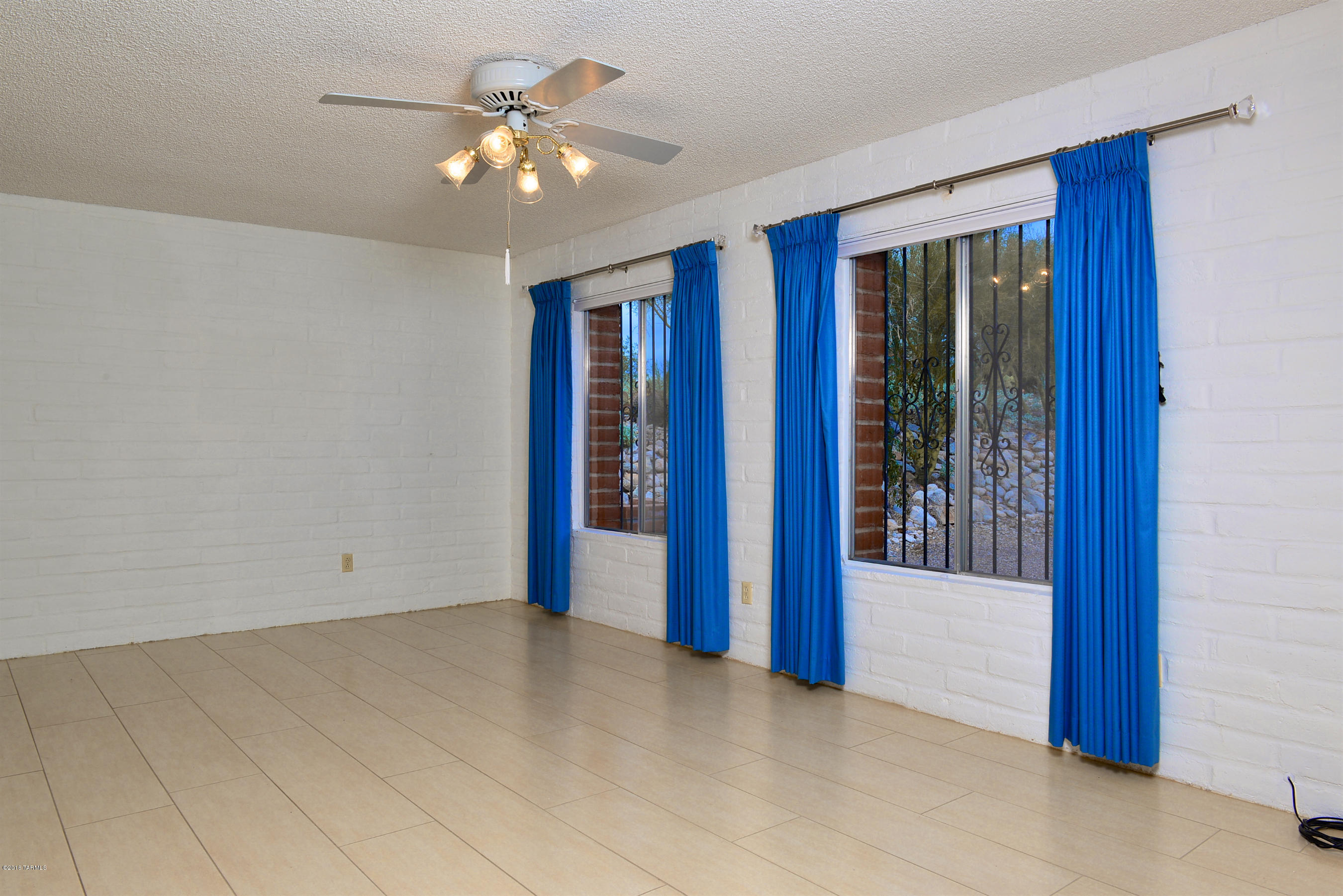 Shadow Roc (81-141) - Residential