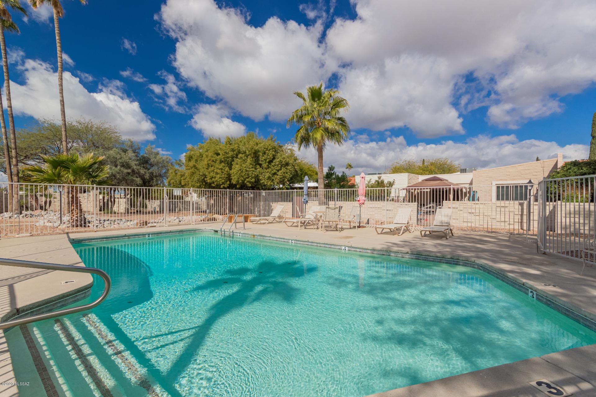 La Esperanza Town Homes (1-26) - Residential