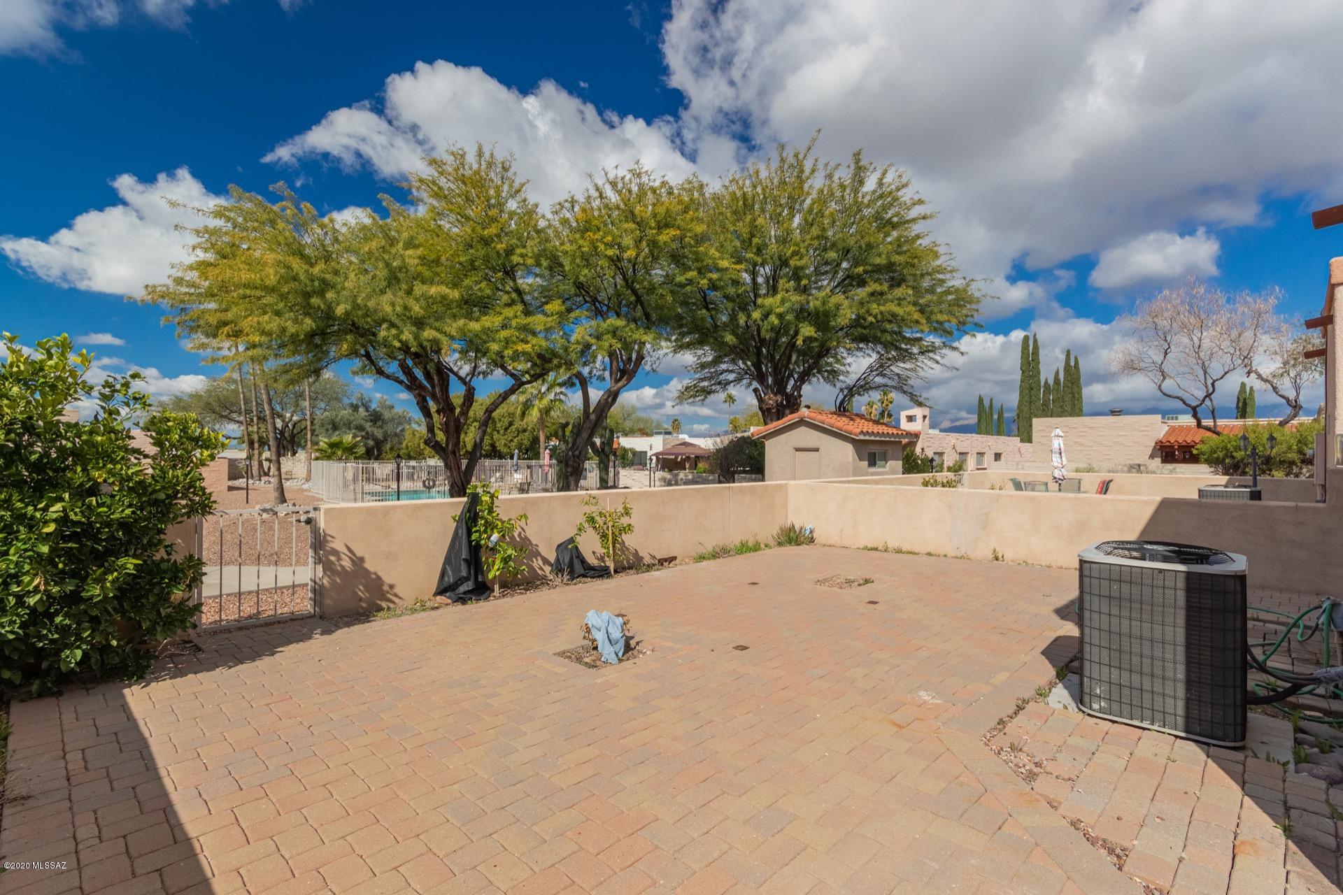 La Esperanza Town Homes (1-26) - Residential