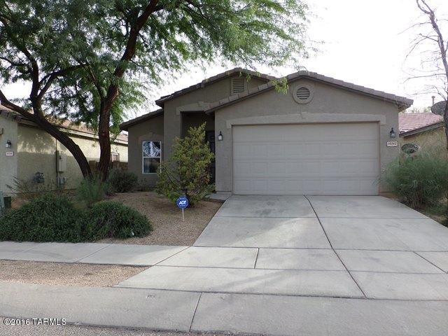 Immaculate home in Gorgeous Mesquite Ranch, Vail School District, beautiful landscape, large lot, all appliances including washer/dryer along with a shelving tool cabinet in garage. Yard has a convenient drip system. This house is a must see to appreciate!