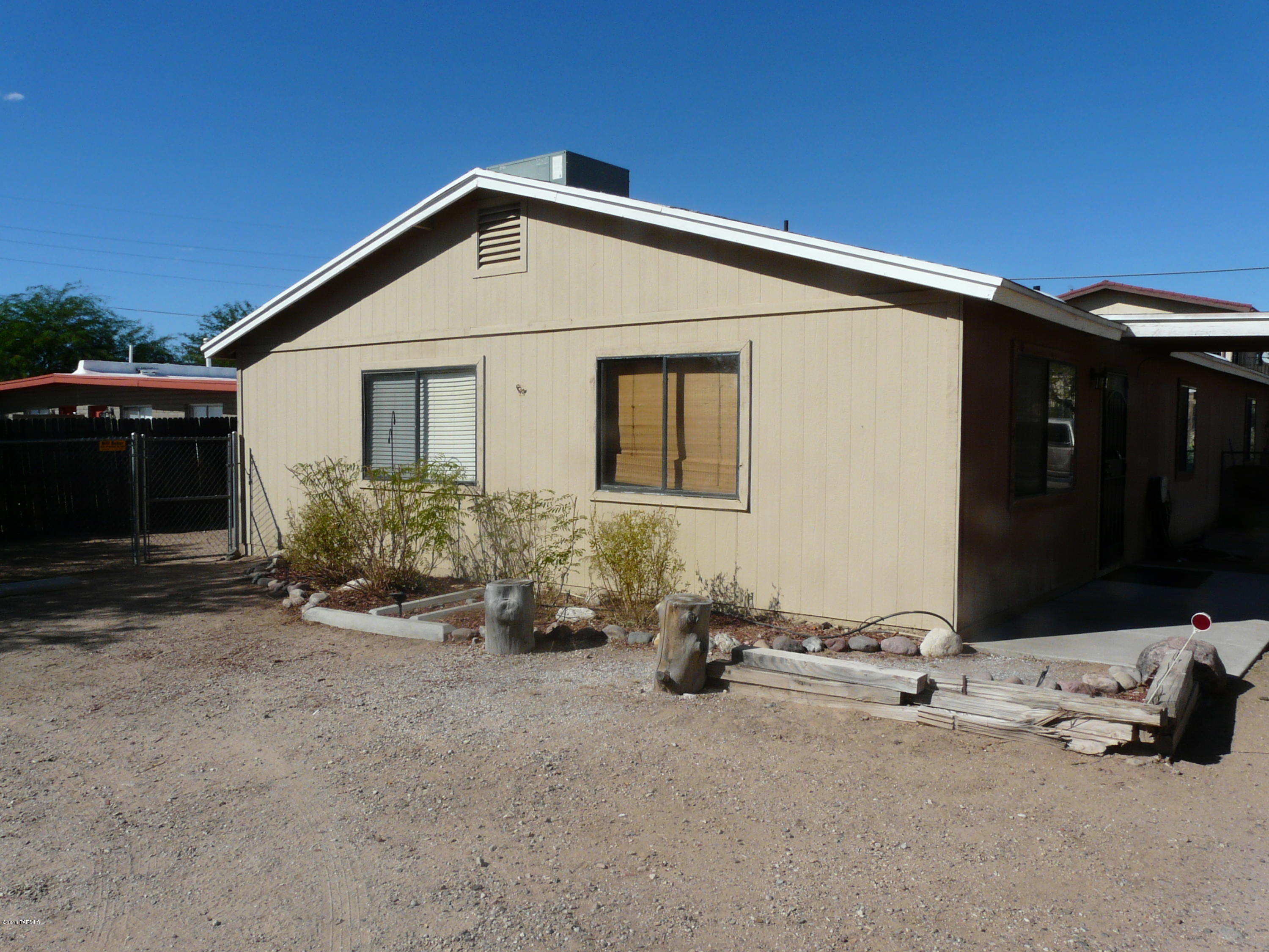 Fantastic 3 bed 2 bath townhome with a nice size yard. This townhome is all tile and has a large great room and nice size bedrooms. Washer dryer hookups also. Call Today
