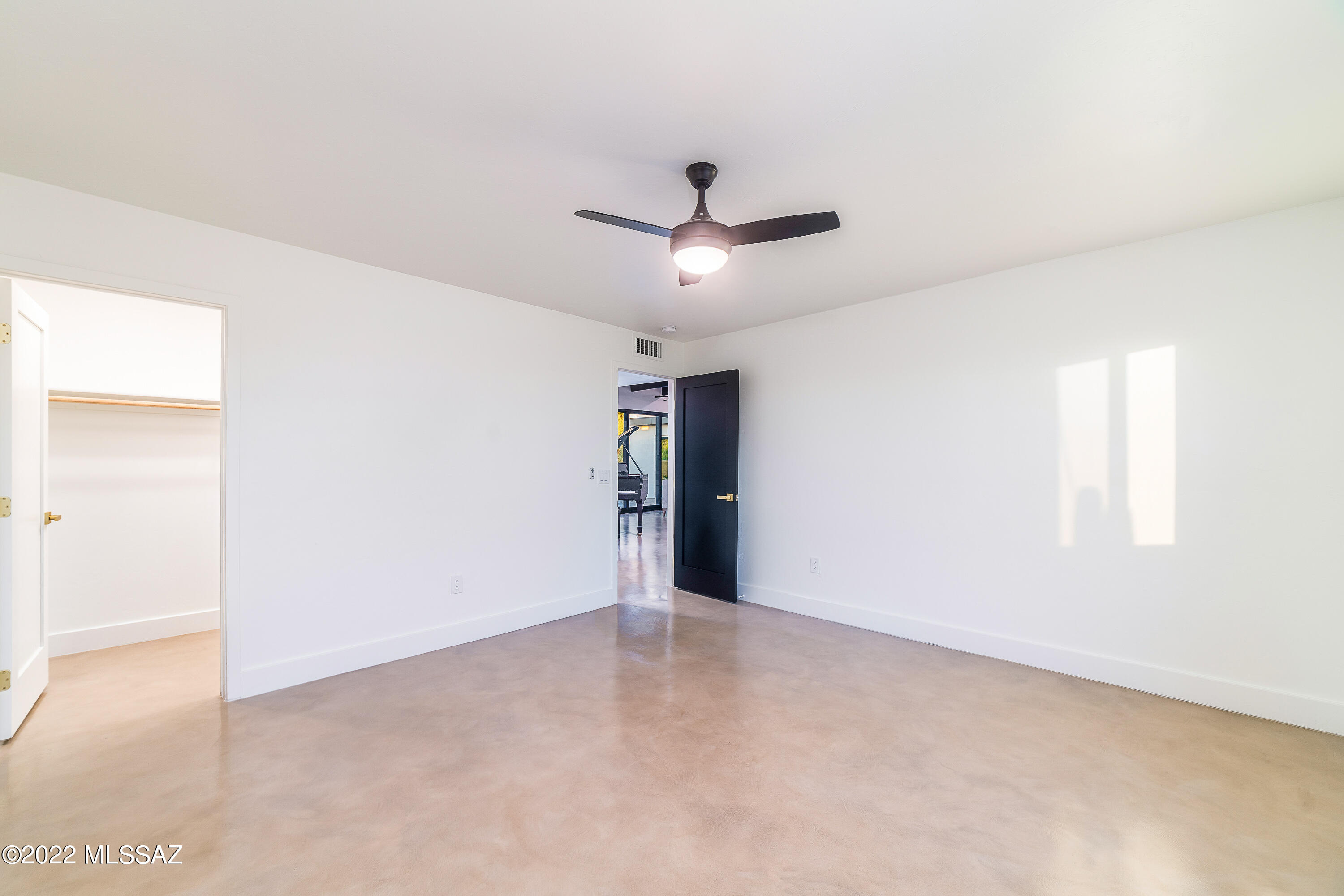 Shadow Roc (81-141) - Residential