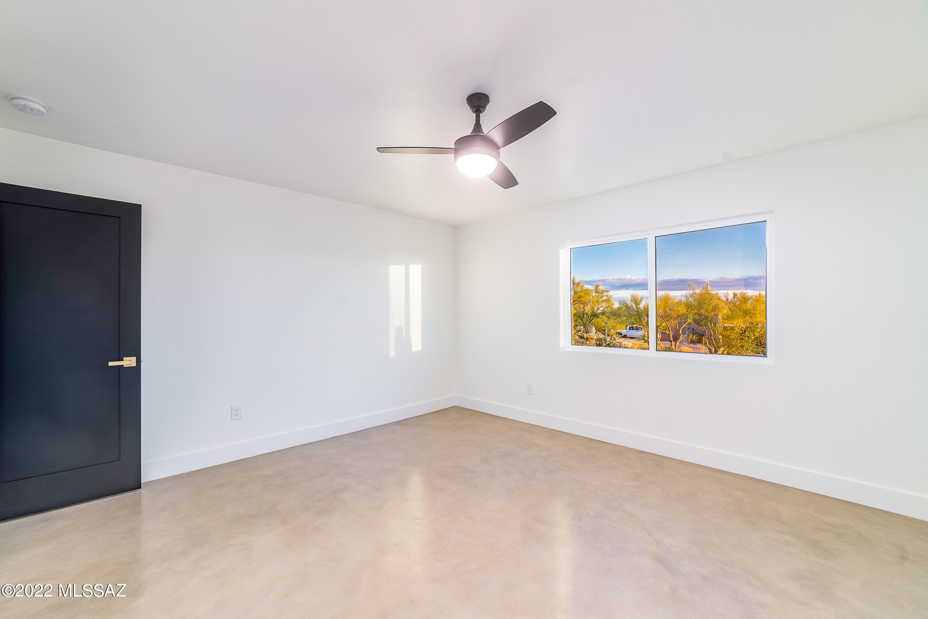 Shadow Roc (81-141) - Residential