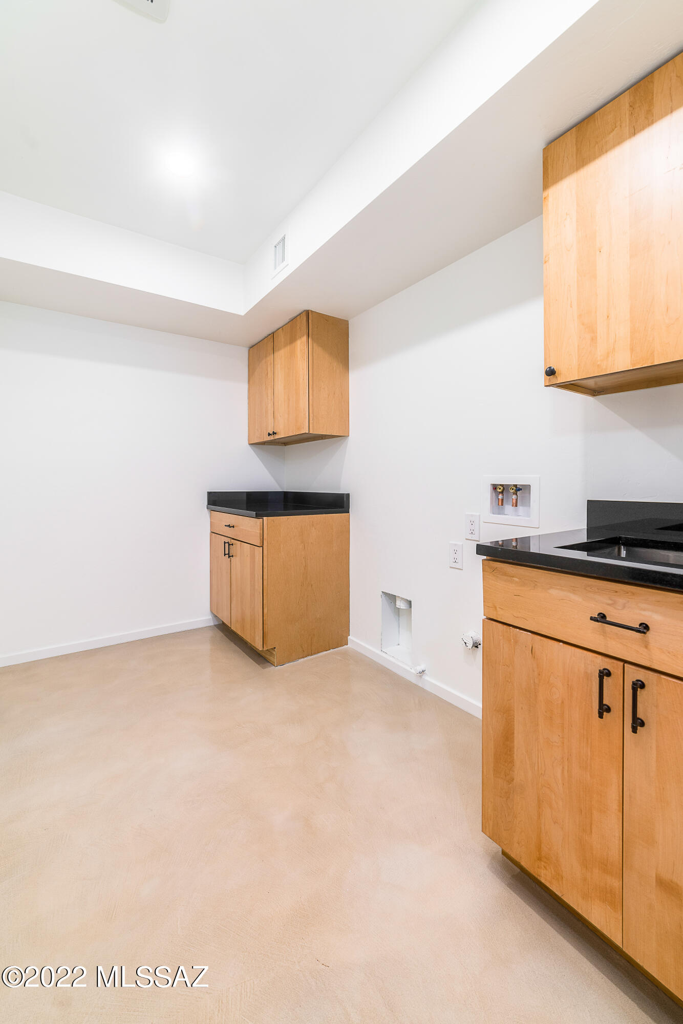 Shadow Roc (81-141) - Residential