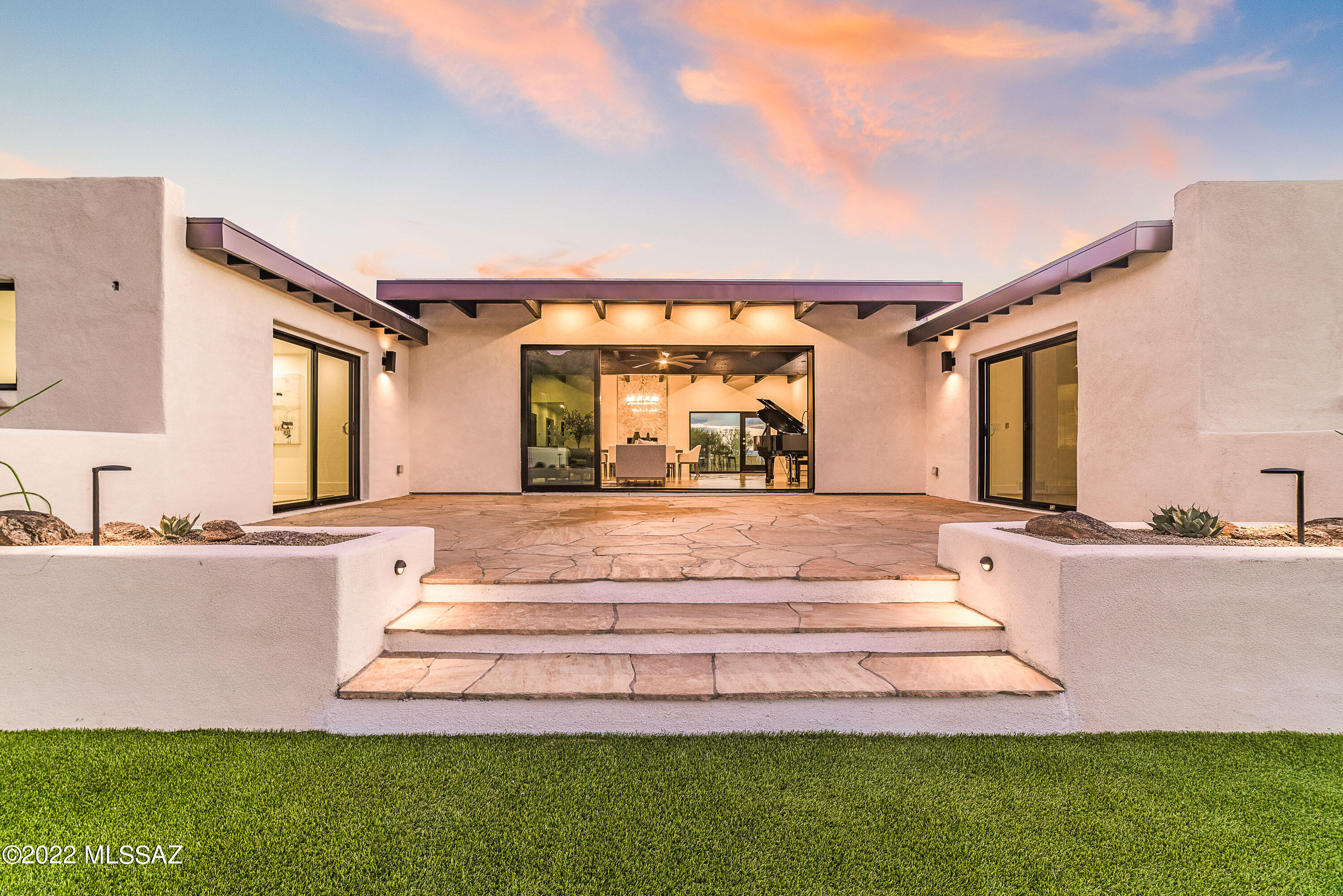 Shadow Roc (81-141) - Residential