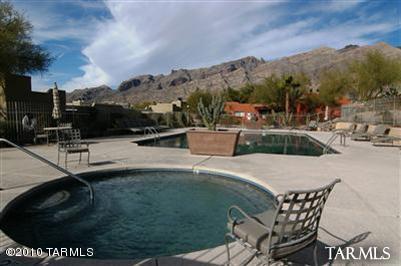 Located in Catalina Foothills this charming 2bdr/2ba home has open floor plan, living room w/fireplace, gated courtyard entrance w/covered patio and beautiful mountain views. Community offers pool, spa and gym. Rent includes water, sewer & trash.
Tenant Occupied until 1/11/2023