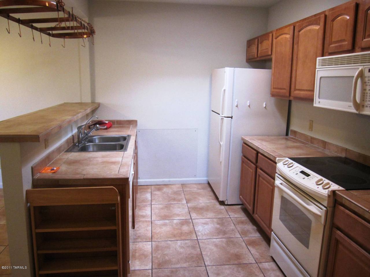 Reflections in the Catalina Condominium - Residential Lease
