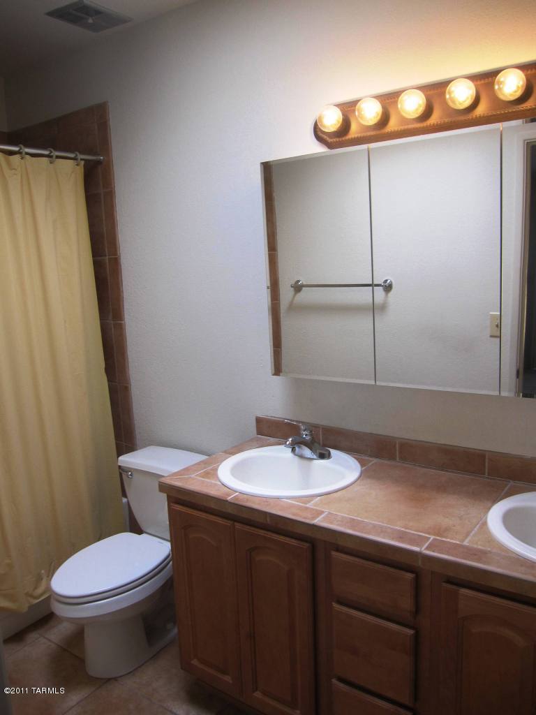 Reflections in the Catalina Condominium - Residential Lease