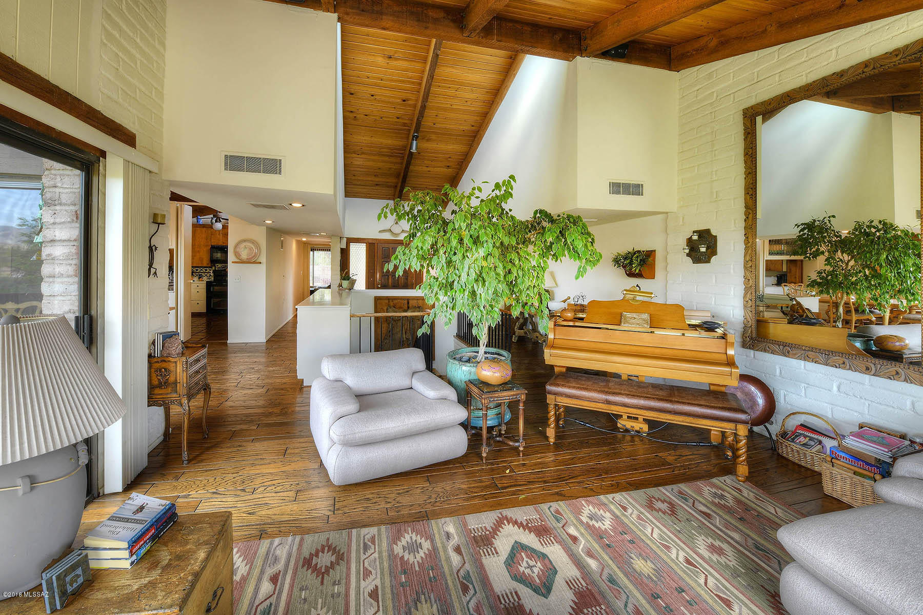 Las Cumbres (1-16) - Residential