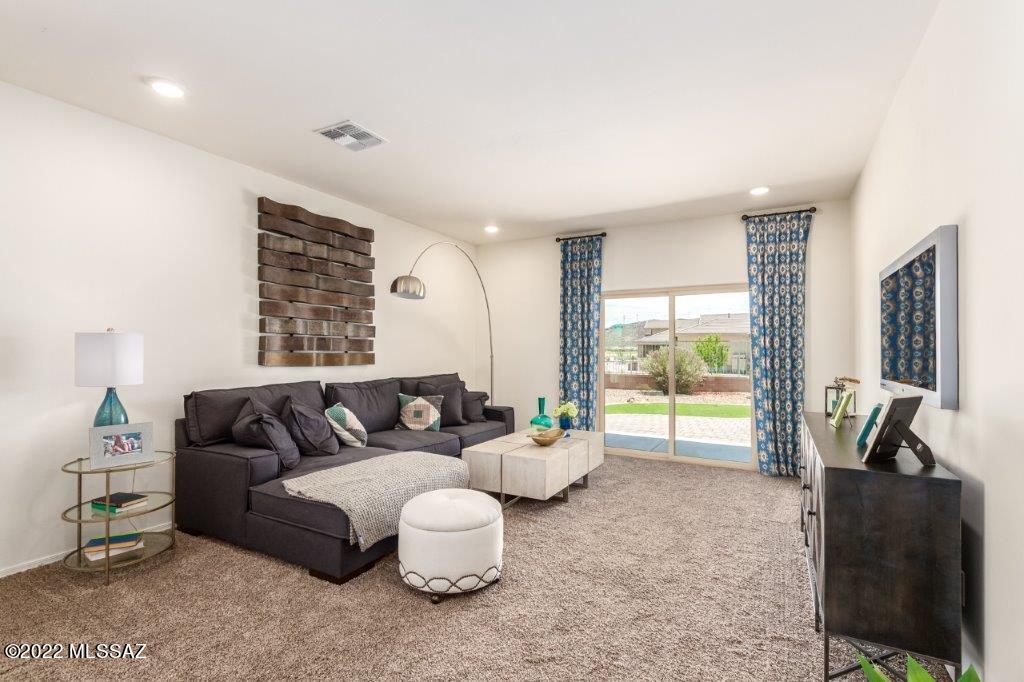 Saguaro Bloom SQ20180540069 - Residential