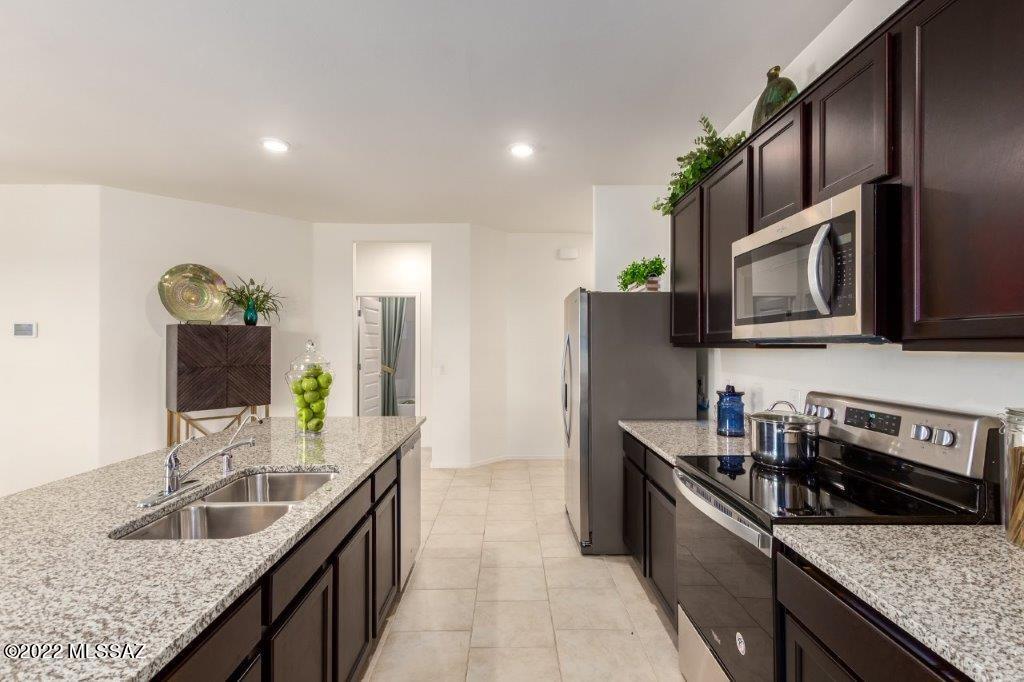 Saguaro Bloom SQ20180540069 - Residential