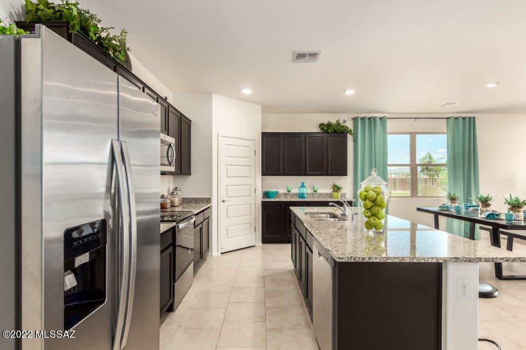 Saguaro Bloom SQ20180540069 - Residential