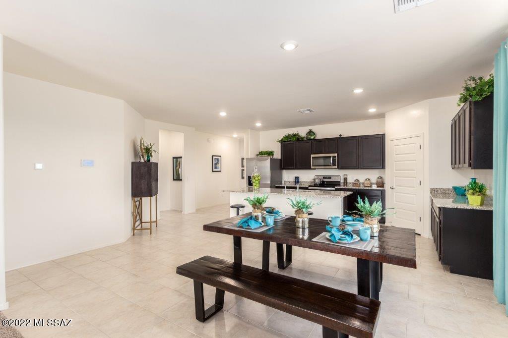 Saguaro Bloom SQ20180540069 - Residential