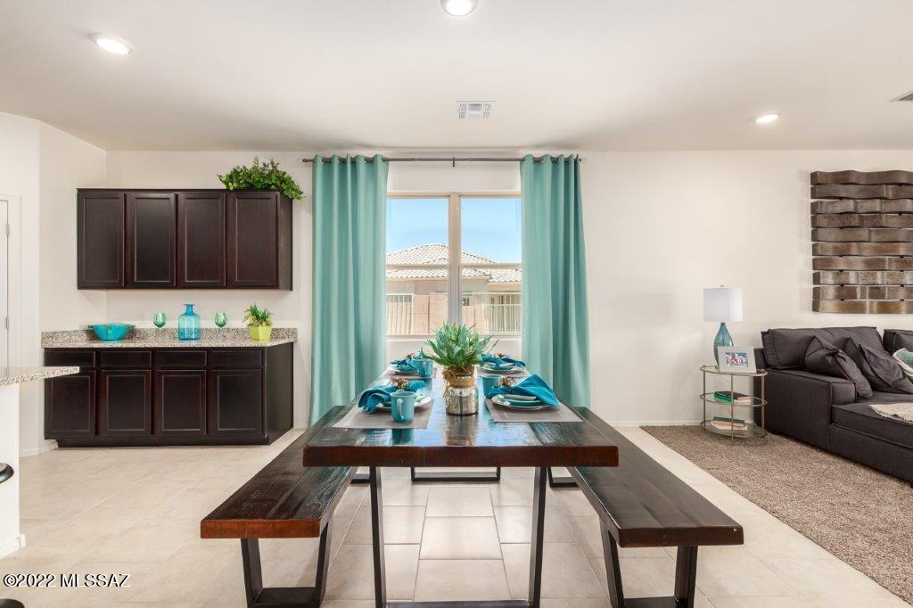 Saguaro Bloom SQ20180540069 - Residential