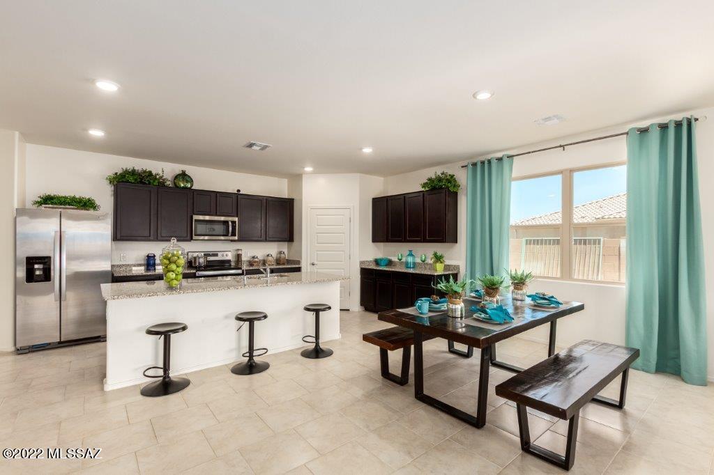 Saguaro Bloom SQ20180540069 - Residential