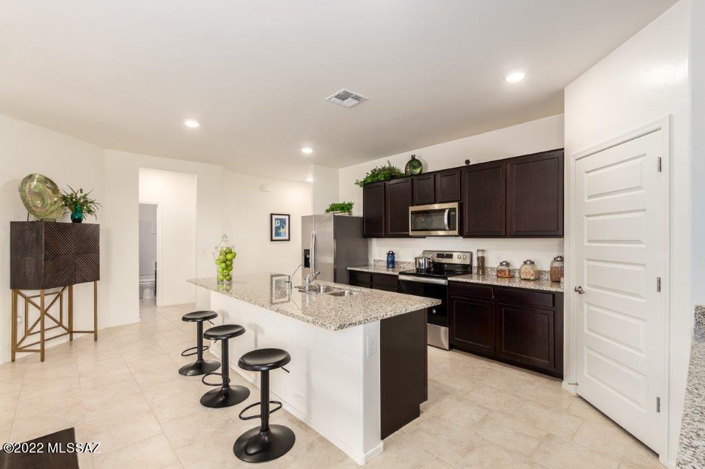 Saguaro Bloom SQ20180540069 - Residential
