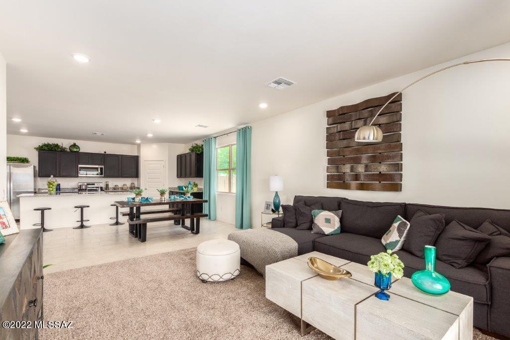 Saguaro Bloom SQ20180540069 - Residential