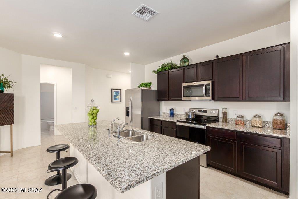 Saguaro Bloom SQ20180540069 - Residential