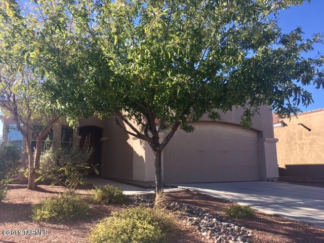 This spacious 3 bedroom/2 bath home offer 18 inch neutral tile thru out the entire home, granite counter tops with alder cabinets at kitchen and baths. Nook and breakfast bar, open living and dinning space with 10' ceilings, which makes home bright and light. Wonderful sunset views, spacious master bedroom with walk-in closet, dual sink at master bath and so much more!