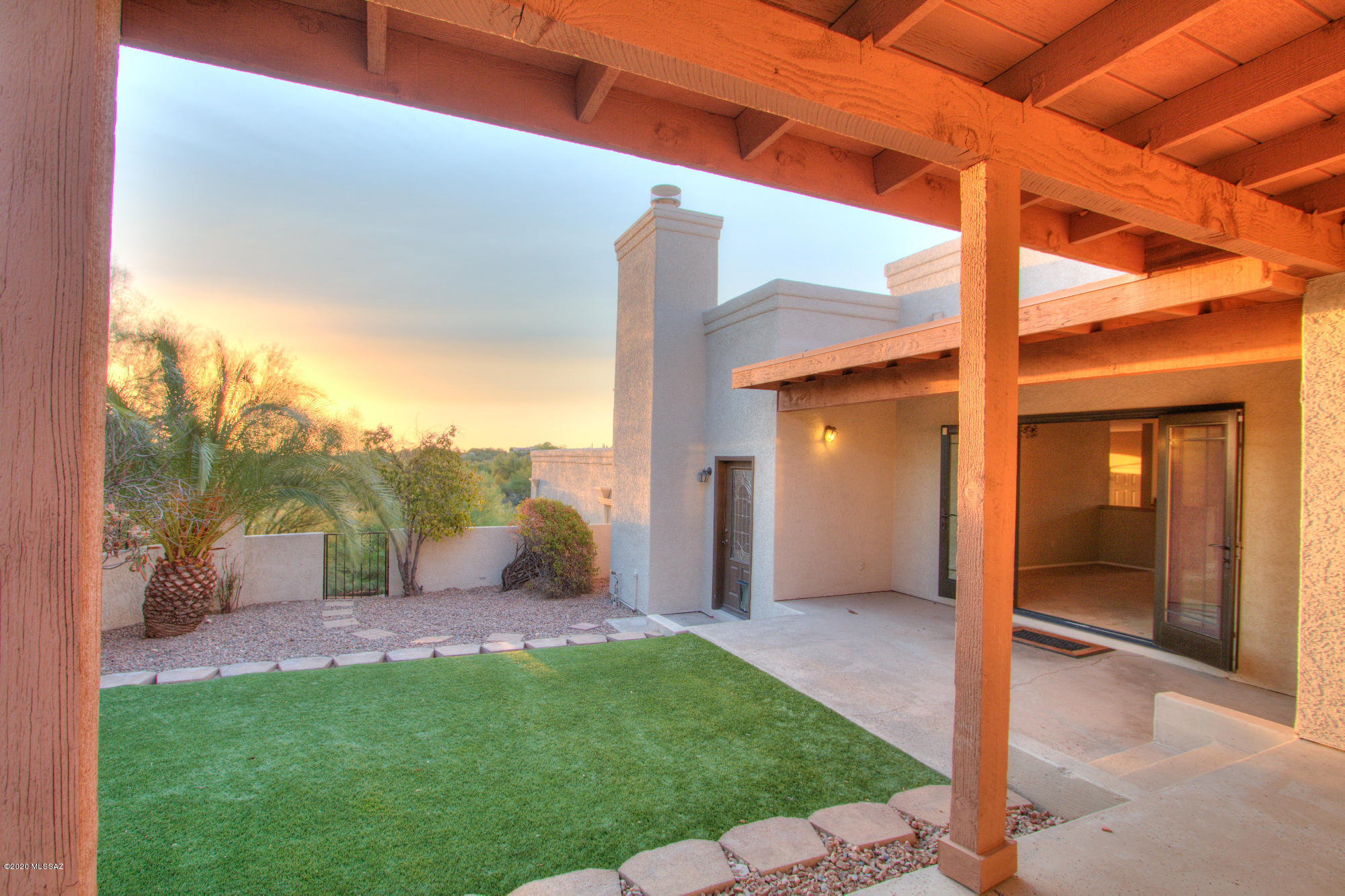 Las Alturas (1-167) - Residential