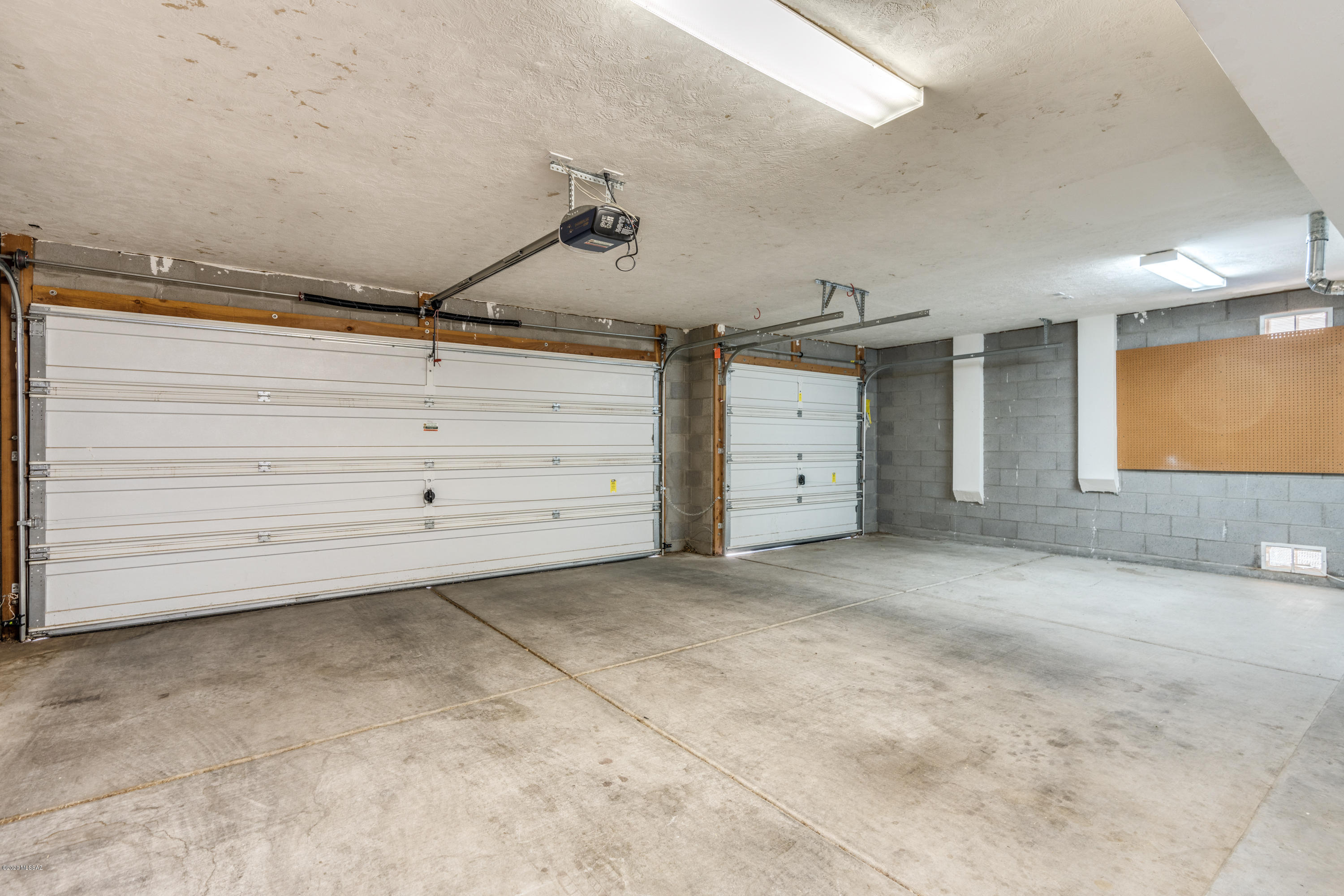 Las Lindas(1-76) - Residential
