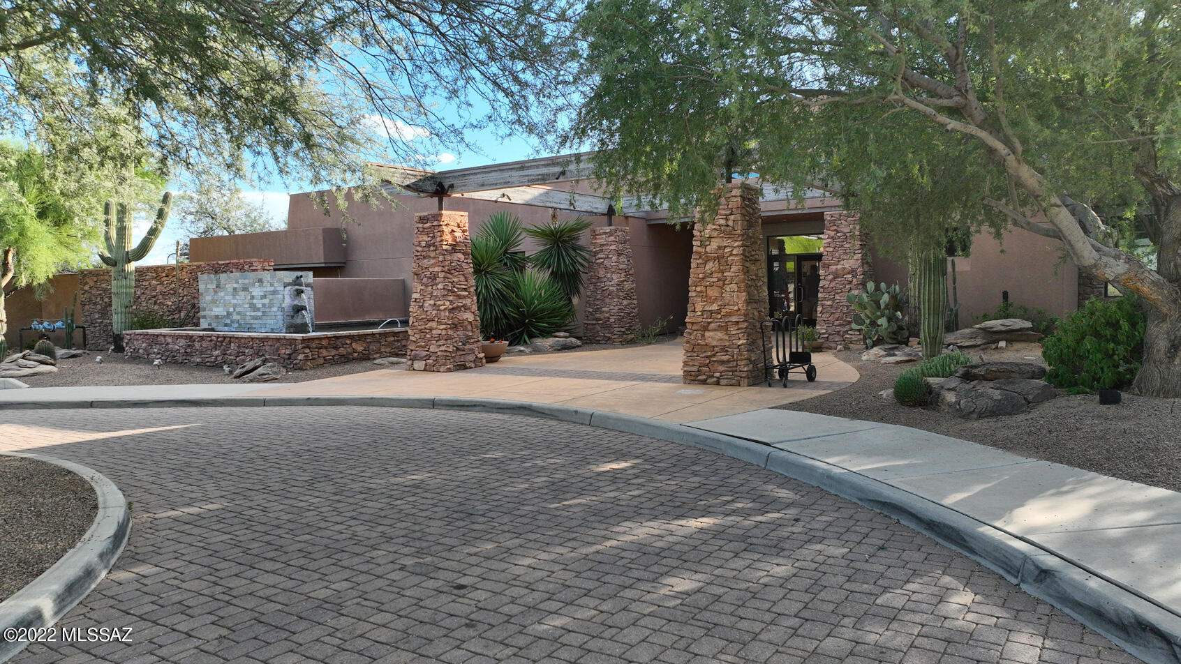 Boulder Bridge Pass III At Dove Mountain SQ20143000307 - Residential