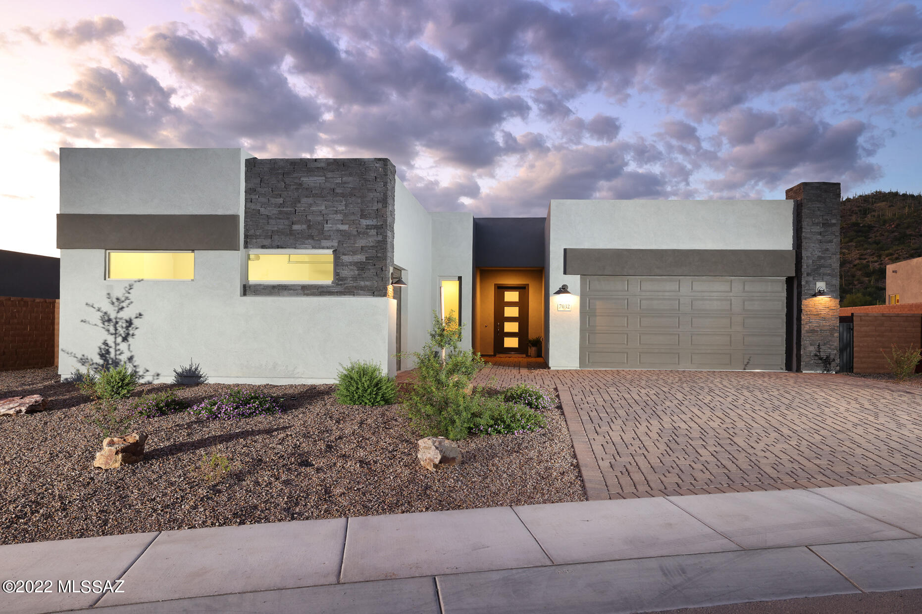 Boulder Bridge Pass III At Dove Mountain SQ20143000307 - Residential