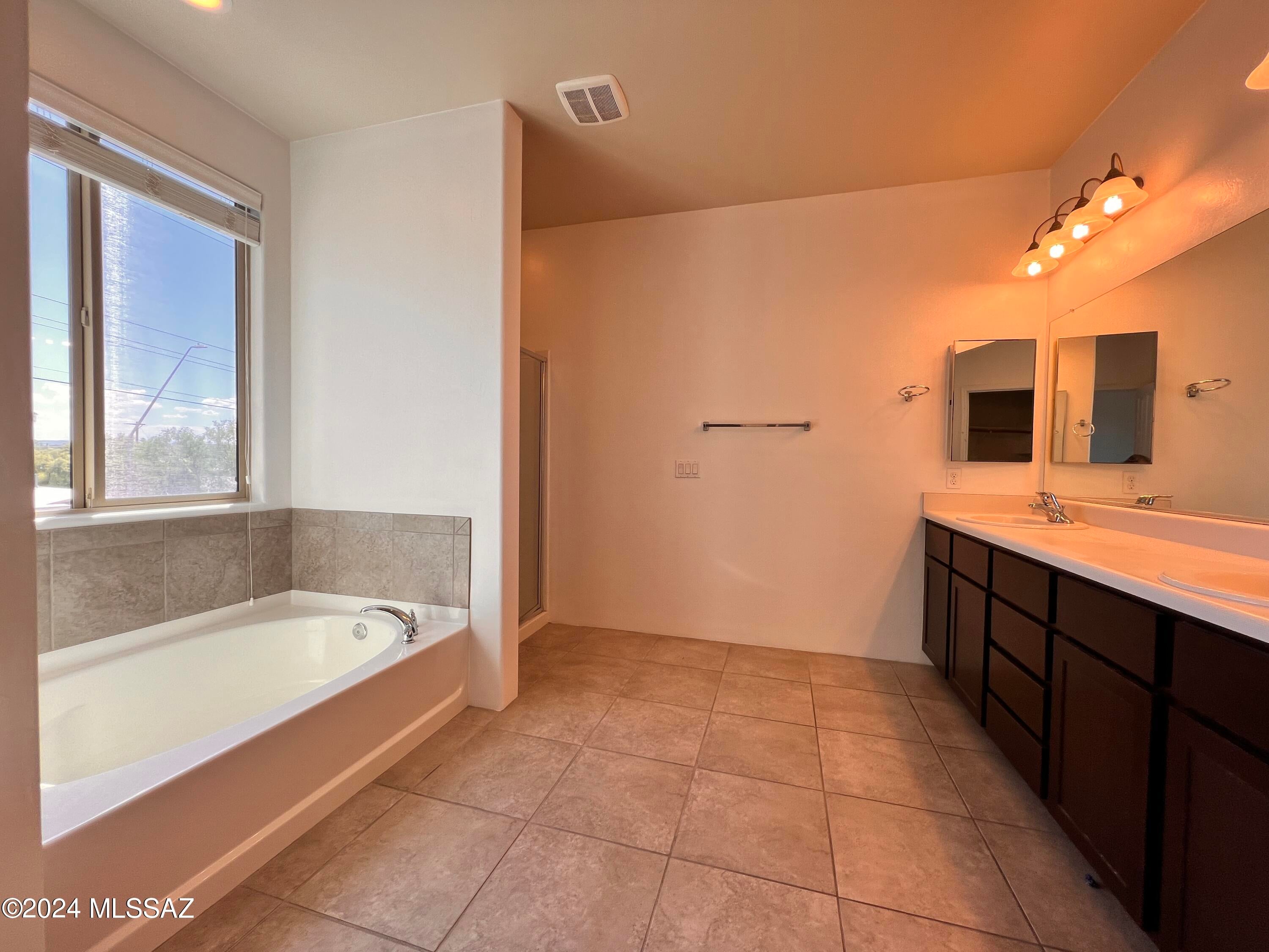 Miramonte At Glenn SQ20133580243 - Residential Lease