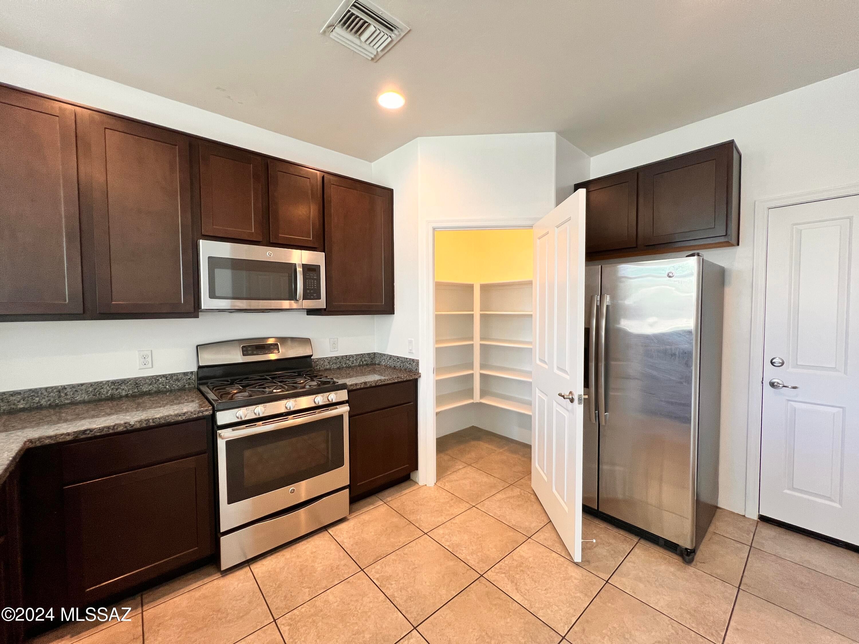 Miramonte At Glenn SQ20133580243 - Residential Lease