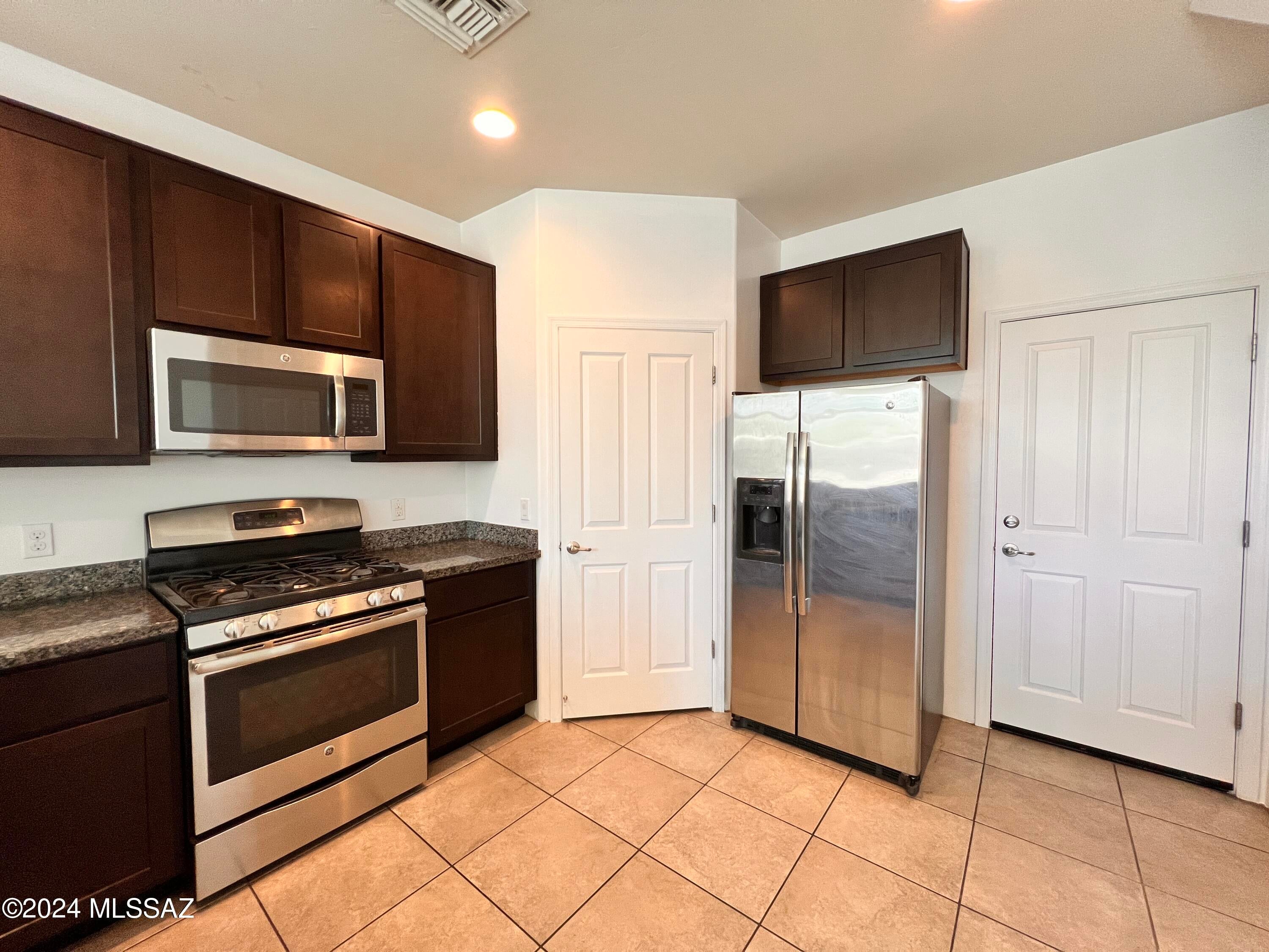 Miramonte At Glenn SQ20133580243 - Residential Lease