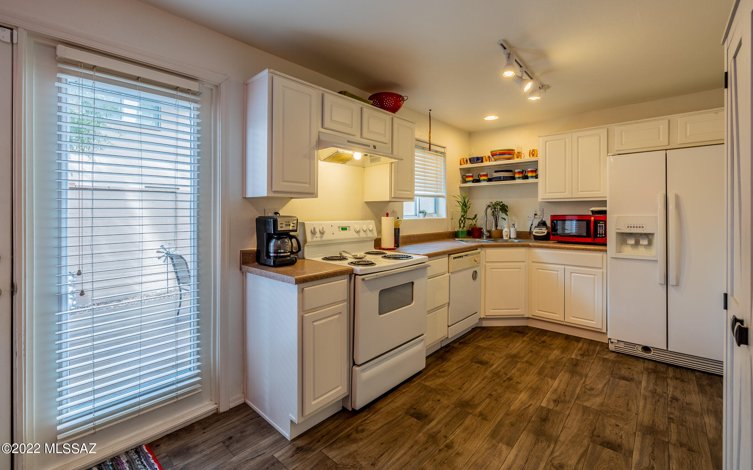 Villa Venice Condos - Residential